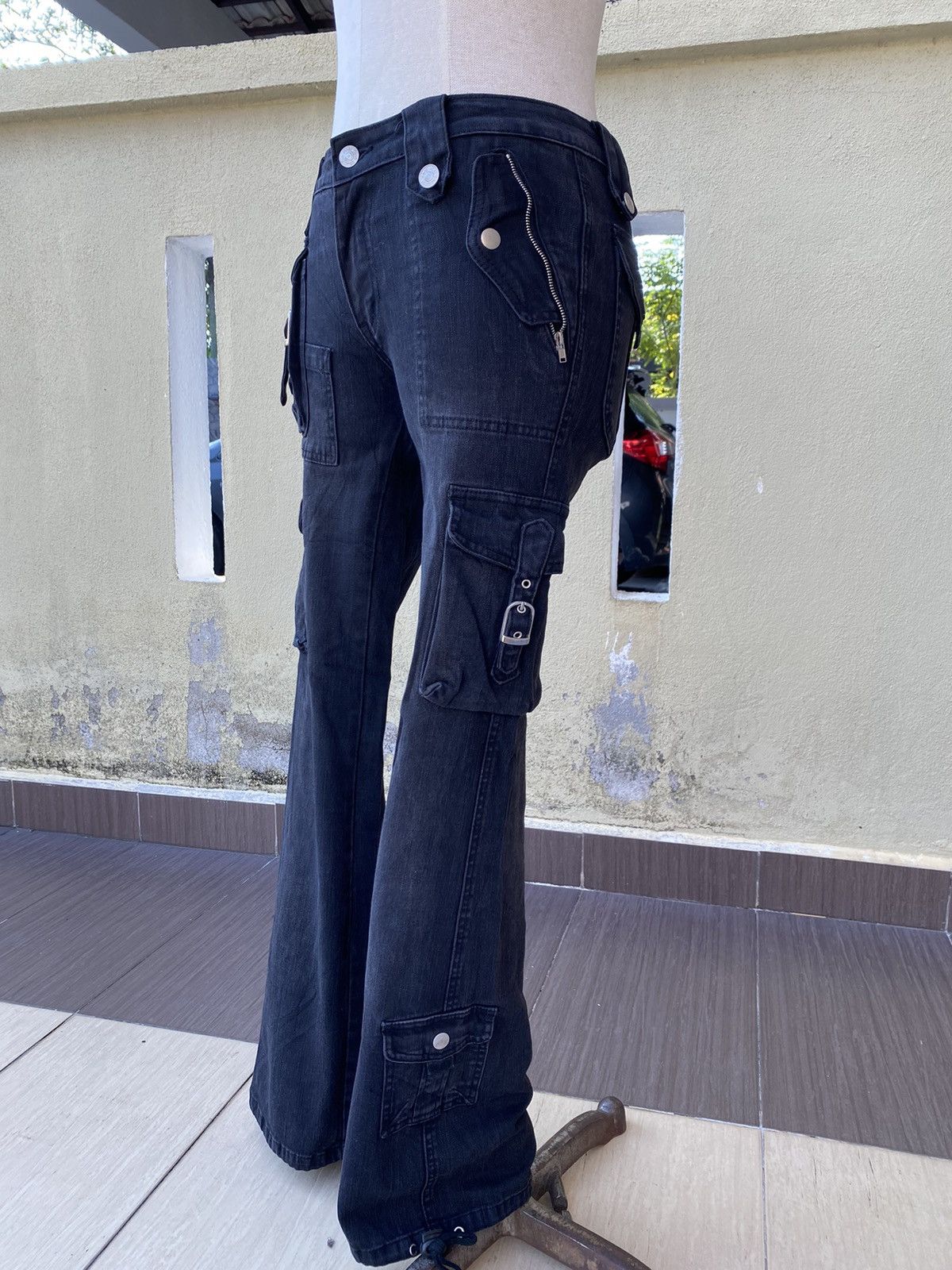 Rare 2000’s NCFM 3D Multi-Pocket Flare Rare 2000's NCFM 3D Multi-Pocket Flare 2000s NO ID FLARE