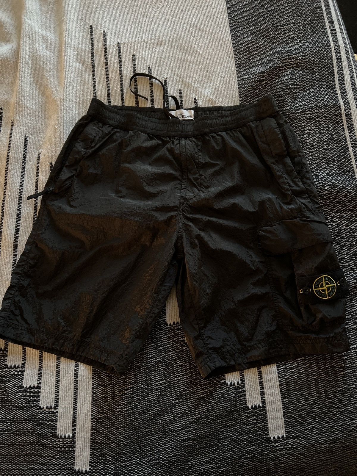 Stone island nylon metal shorts black store