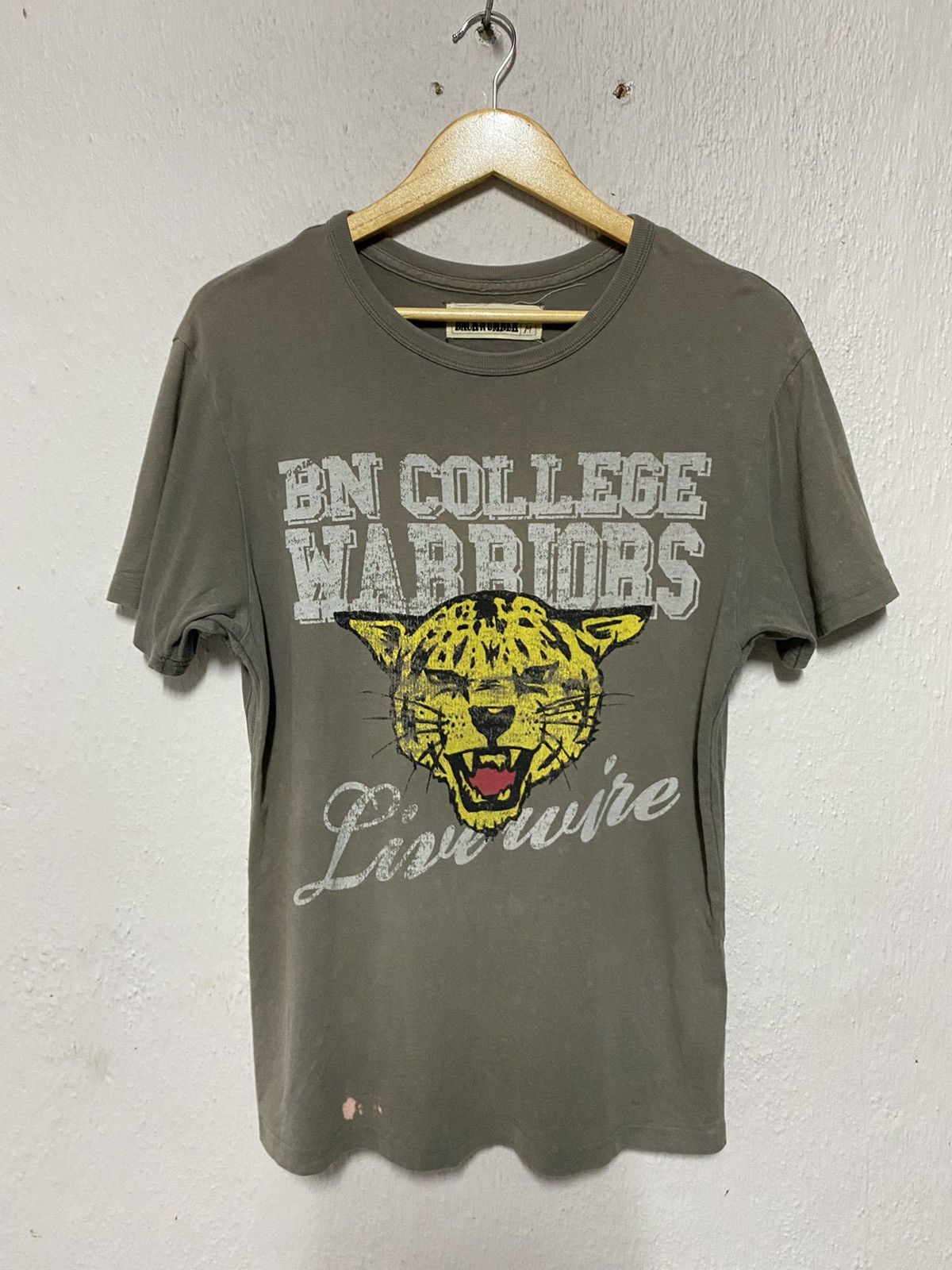 Designer × Japanese Brand THRASHED Back Number Big Print Tshirt Size US M / EU 48-50 / 2 - 1 Thumbnail