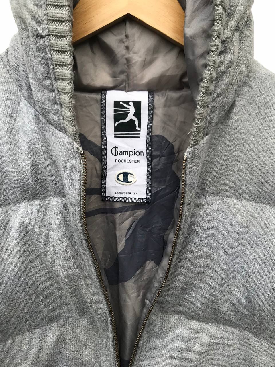 Champion Champion Puffer Hoodie Streetwear Jacket ( STAINS ) Size US M / EU 48-50 / 2 - 2 Thumbnail