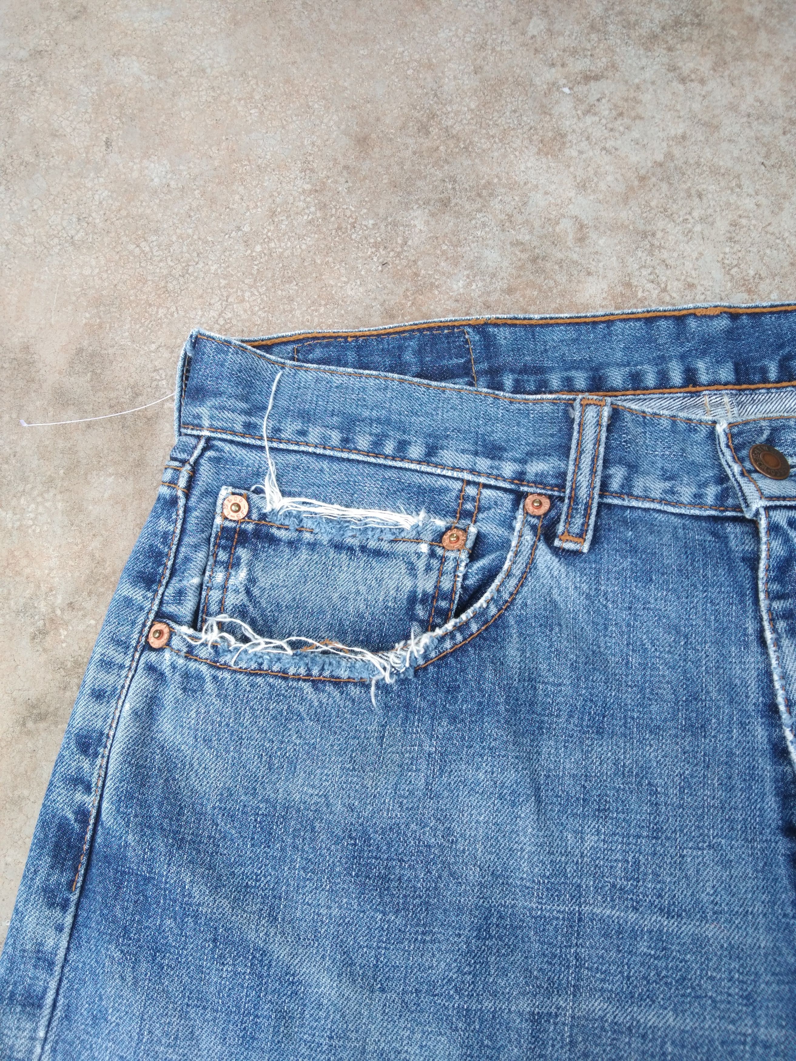 Levi's Vintage Levi's Jeans 512 Straight Leg 33x32 Size US 33 - 10 Thumbnail
