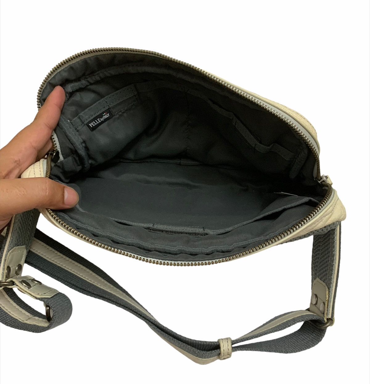 Genuine Leather × MasterPiece 🇯🇵 MOUSTACHE Y2k Crossbody Leather Bag Size ONE SIZE - 6 Thumbnail