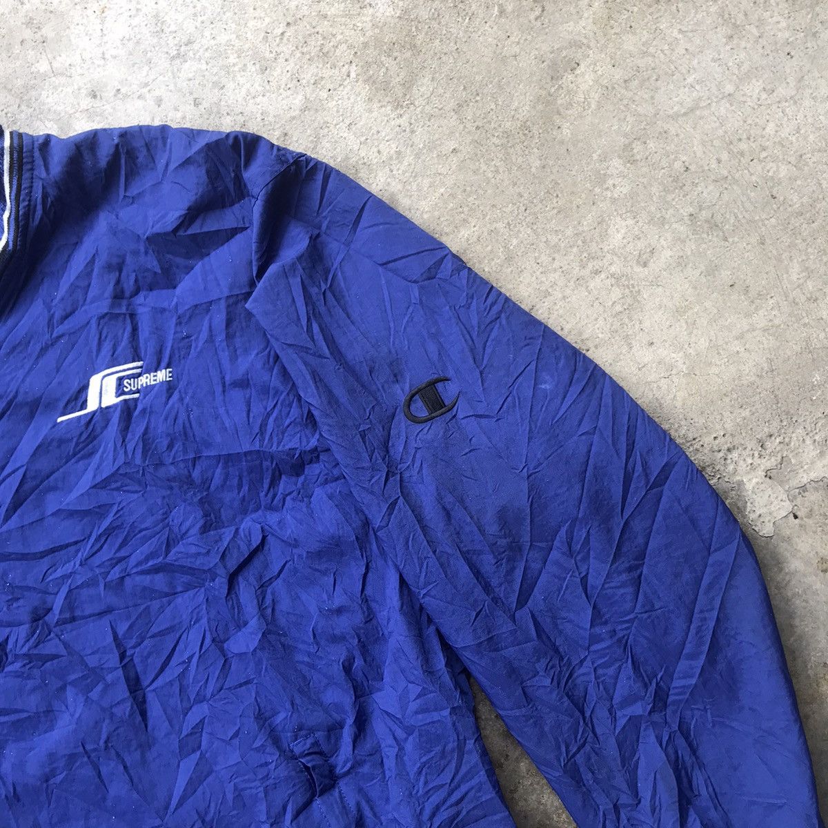Champion Vintage Champion Supreme V Neck Sweatshirt Size US XL / EU 56 / 4 - 3 Thumbnail
