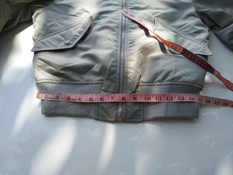 Lemaire × Uniqlo UNIQLO X LEMAIRE REVERSIBLE BOMBER JACKET Size US M / EU 48-50 / 2 - 11 Thumbnail