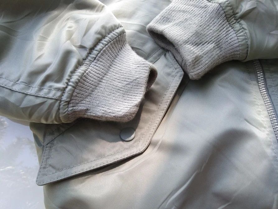 Lemaire × Uniqlo UNIQLO X LEMAIRE REVERSIBLE BOMBER JACKET Size US M / EU 48-50 / 2 - 8 Thumbnail