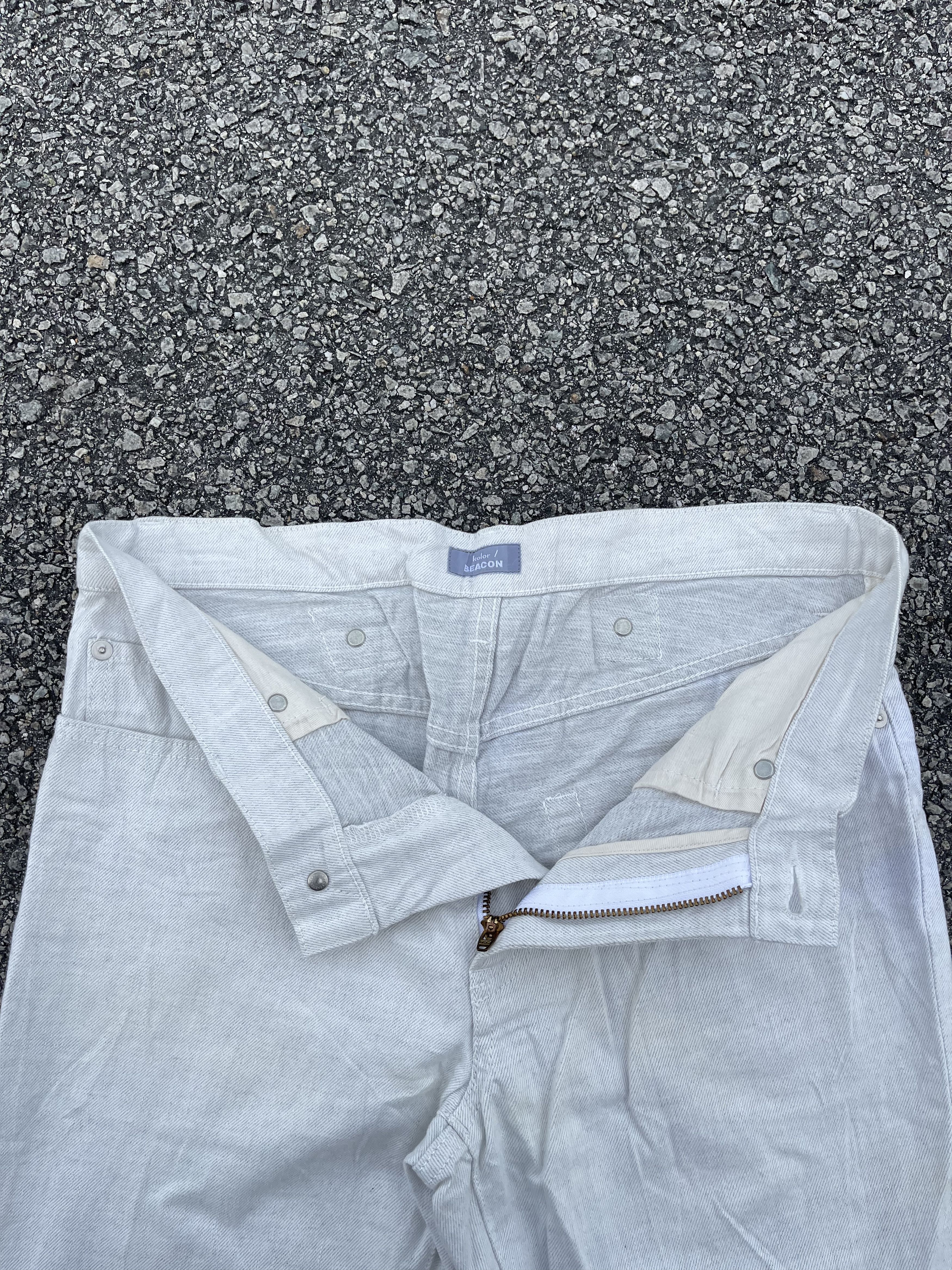 Kolor × Sacai White Denim Kolor Back Buckle Cinch Size US 30 / EU 46 - 6 Thumbnail