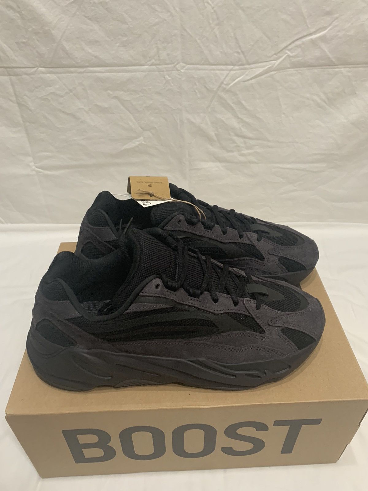 Adidas × Kanye West adidas Yeezy Boost 700 V2 Size US 9.5 / EU 42-43 - 6 Thumbnail