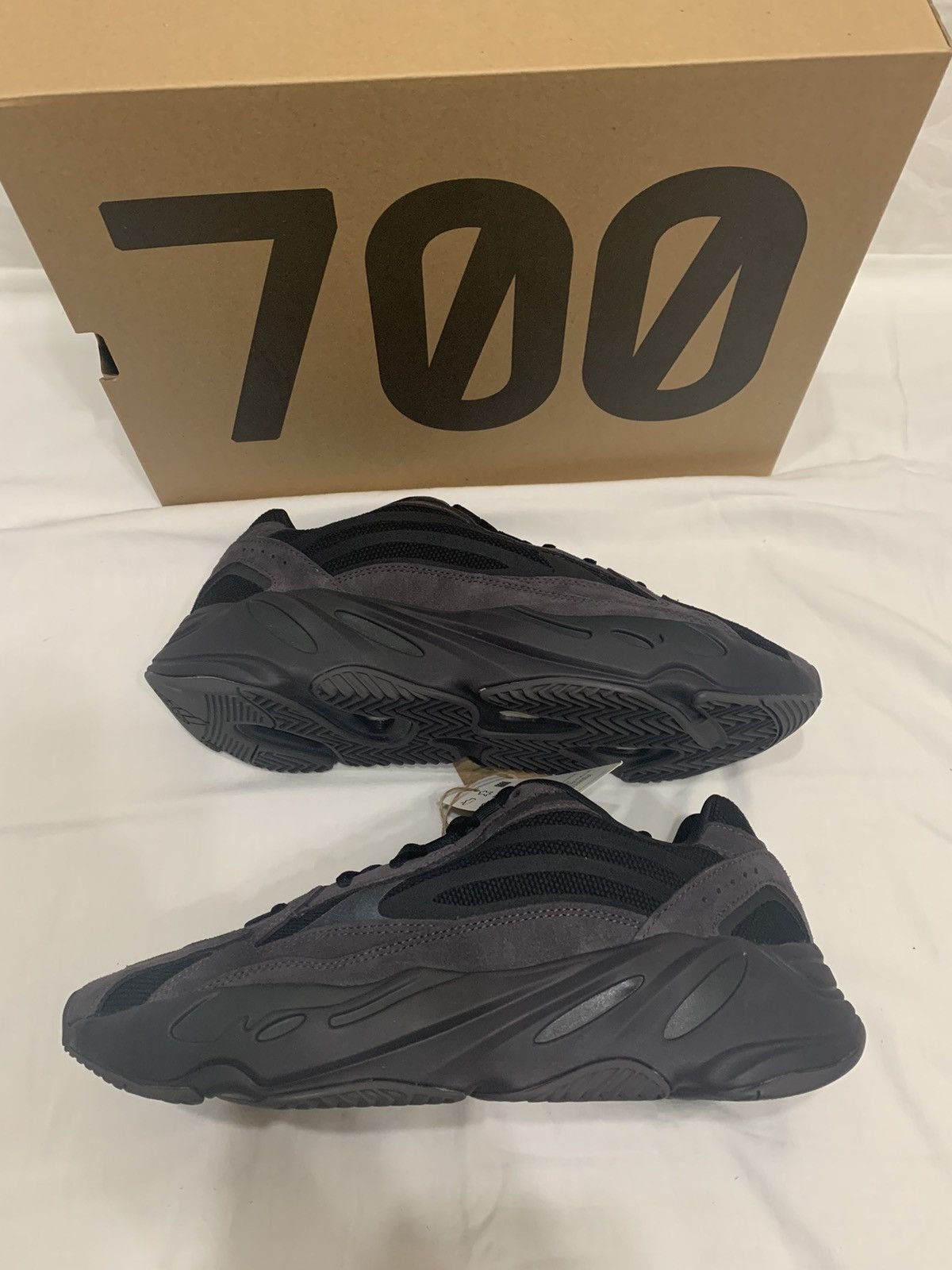 Adidas × Kanye West adidas Yeezy Boost 700 V2 Size US 9.5 / EU 42-43 - 1 Thumbnail