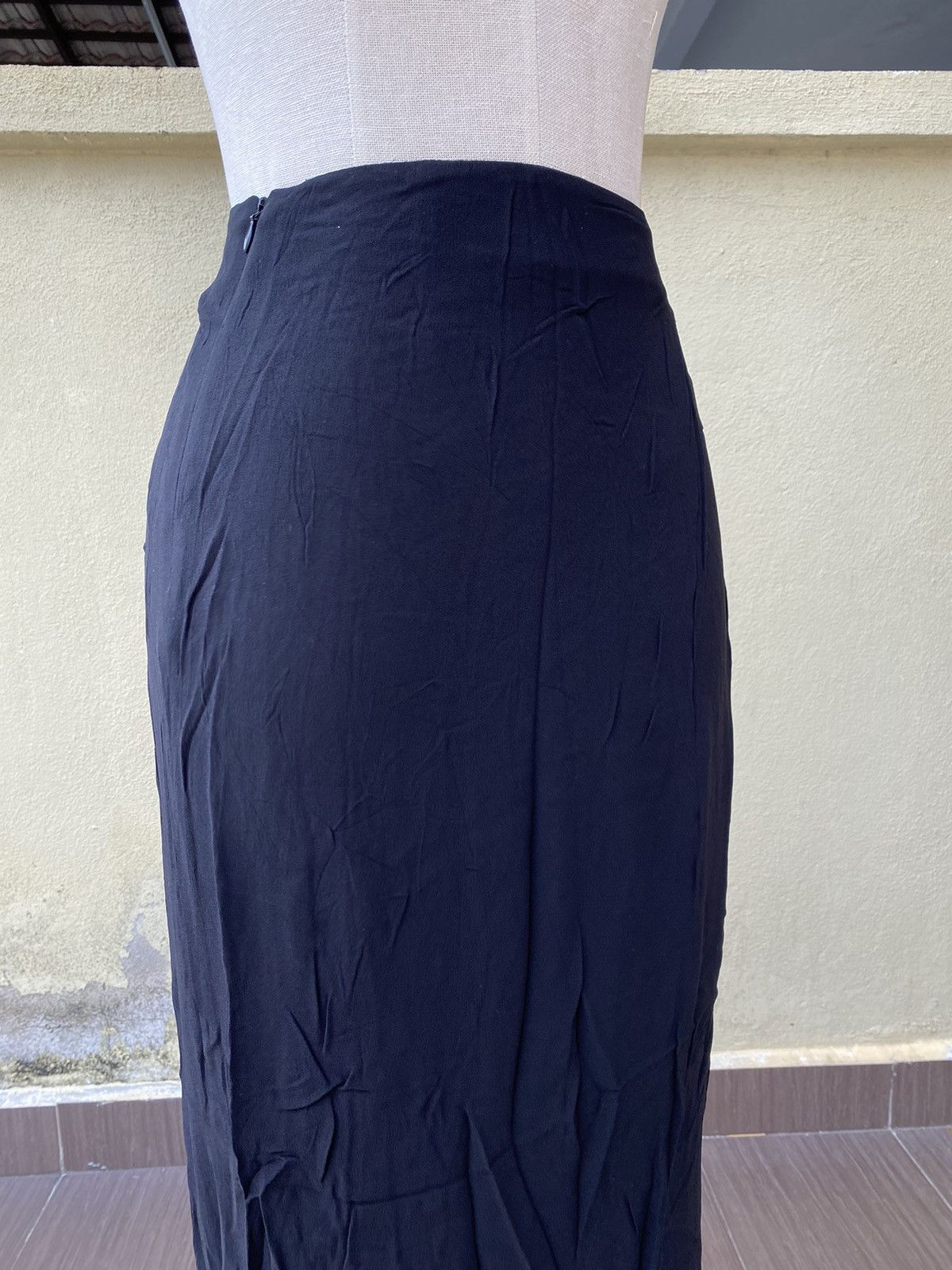 Emporio Armani assymetrical black skirt Size 25" / US 0 / IT 36 - 6 Thumbnail
