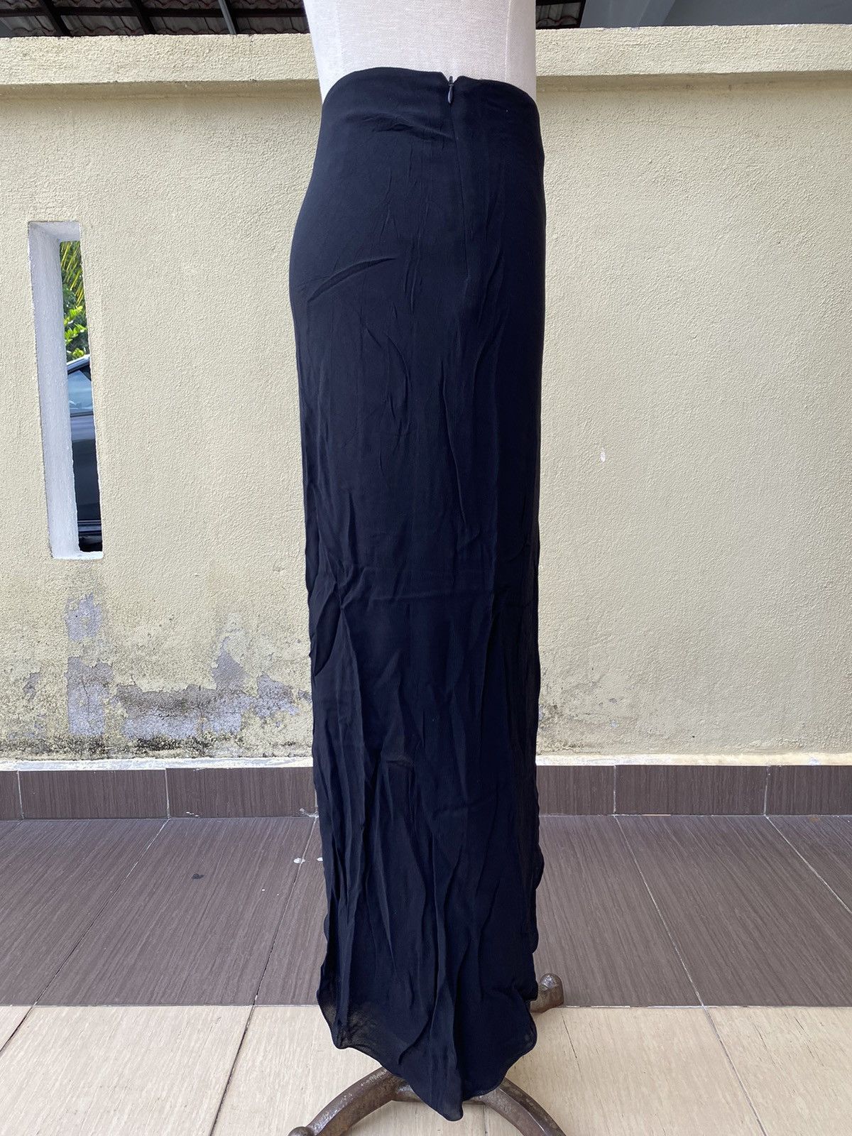 Emporio Armani assymetrical black skirt Size 25" / US 0 / IT 36 - 5 Thumbnail