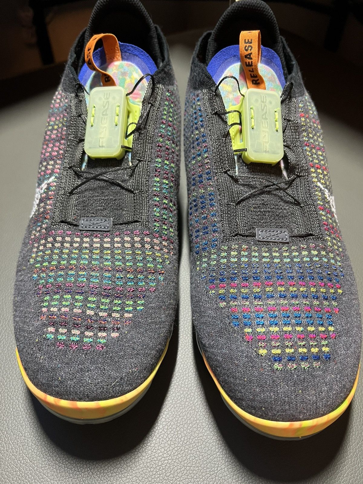 vapormax with lock