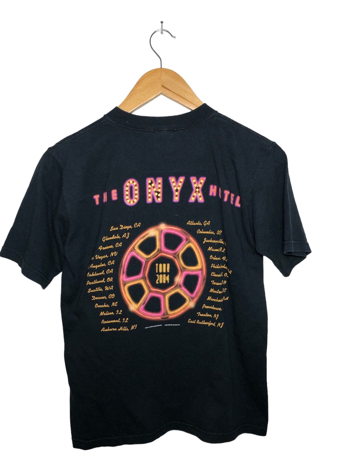 Band Tees Vintage Britney spears The Onyx Hotel tour 2004 tee Size S / US 4 / IT 40 - 2 Thumbnail