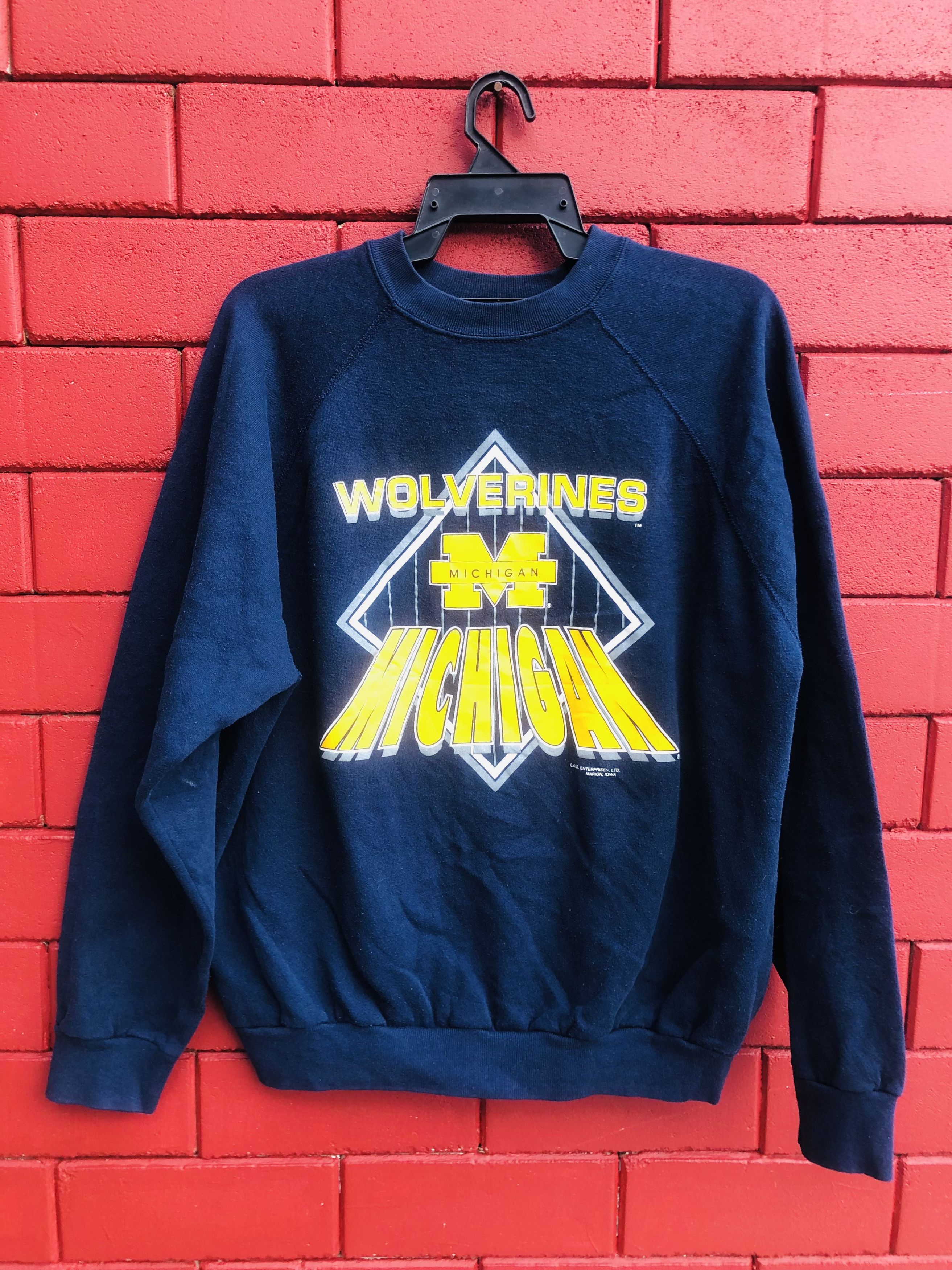 Vintage Vintage Wolvarines Michigan Designer Streetwear Fashion Size US XL / EU 56 / 4 - 1 Thumbnail
