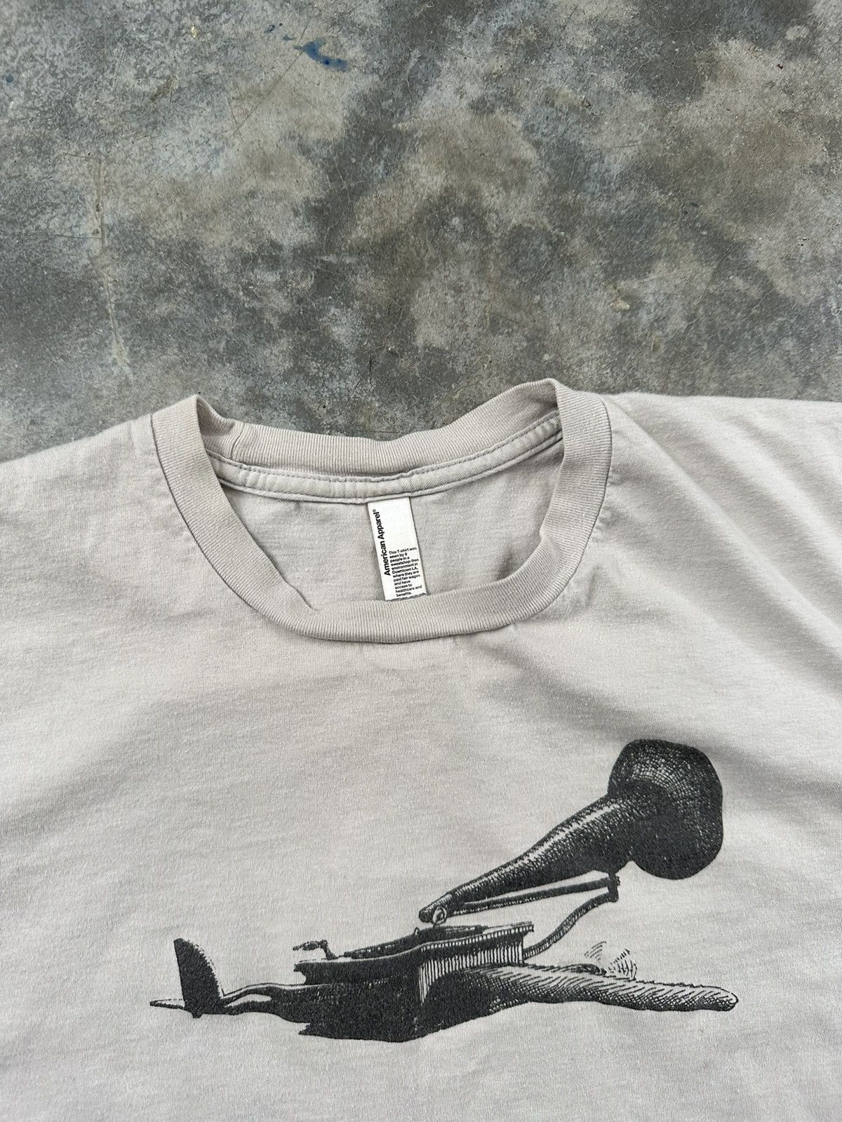 American Apparel × Vintage Vintage Neutral Milk Hotel Record Player Tee Medium Size US M / EU 48-50 / 2 - 3 Thumbnail