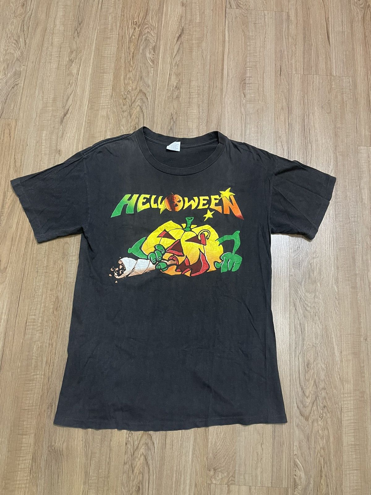Vintage Vintage 1992 Helloween Smokin Tour tshirt Size US M / EU 48-50 / 2 - 1 Thumbnail
