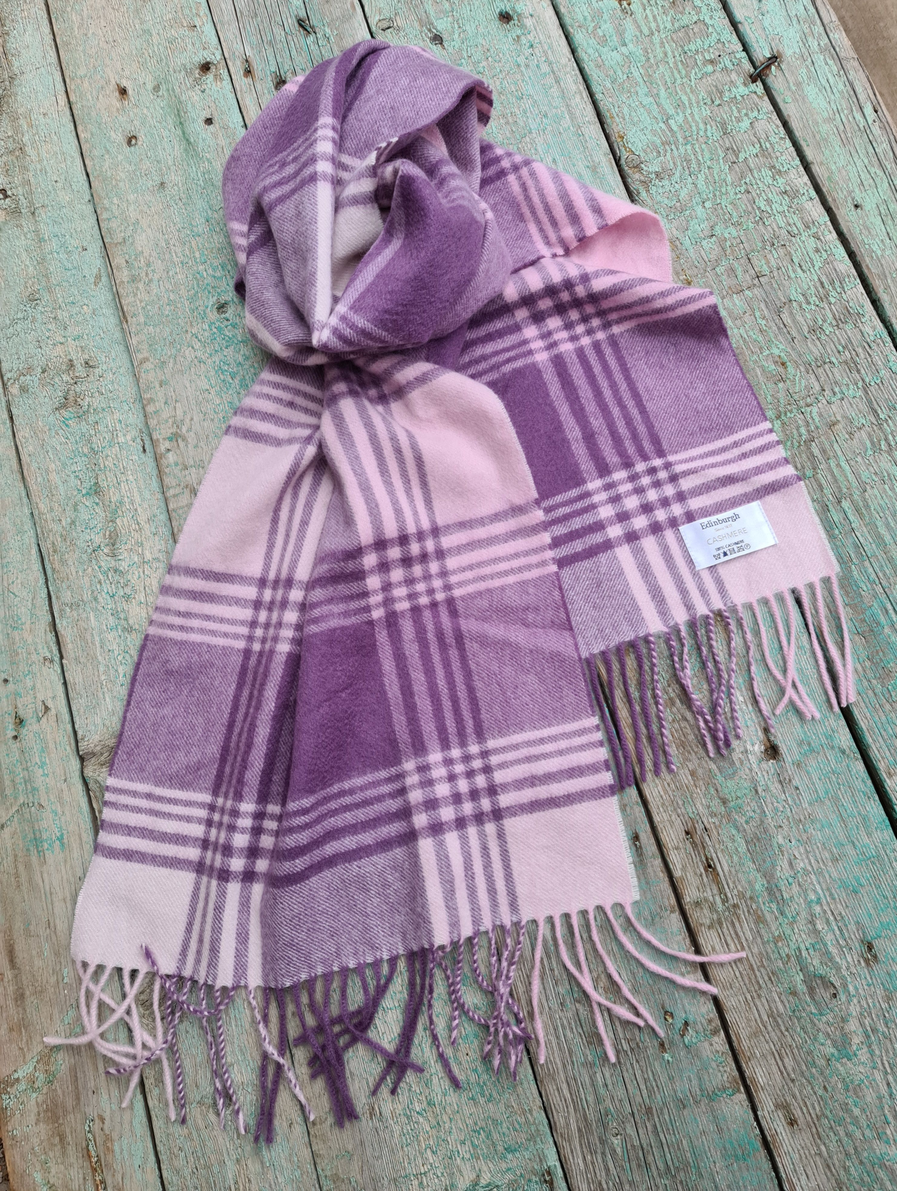 Vintage Vintage Edinburgh since 1437 Tartan Cashmere Casual Scarf Size ONE SIZE - 1 Thumbnail
