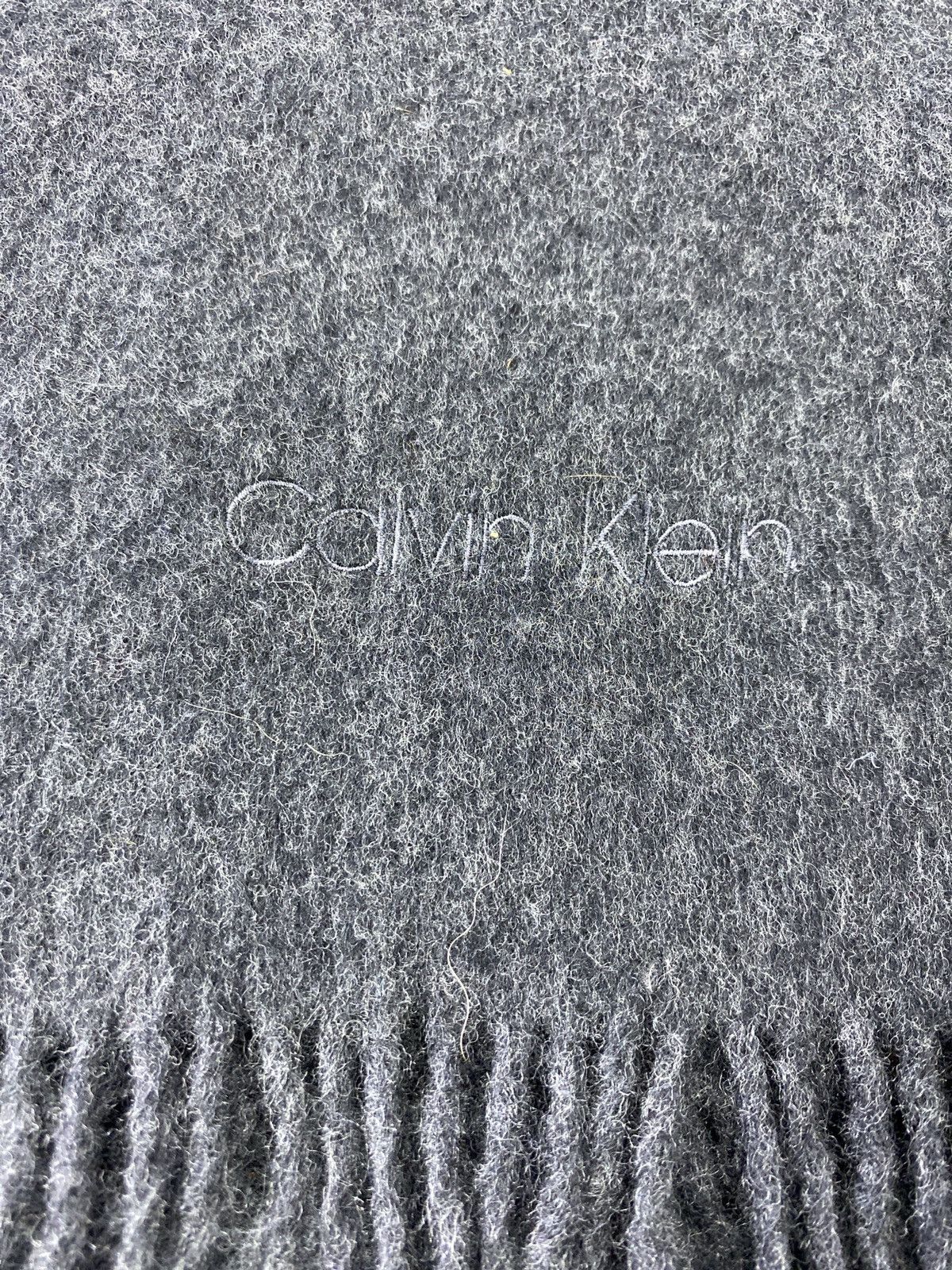 Calvin Klein Calvin Klein Scarf/Muffler/Neckwear -T332 Size ONE SIZE - 5 Thumbnail