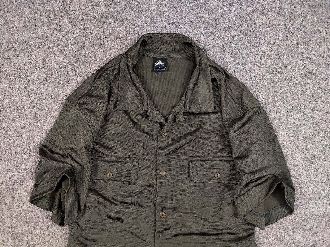 Nike ACG Vintage 90's Nike ACG Olive button Shirt with Pockets Size US L / EU 52-54 / 3 - 7 Thumbnail