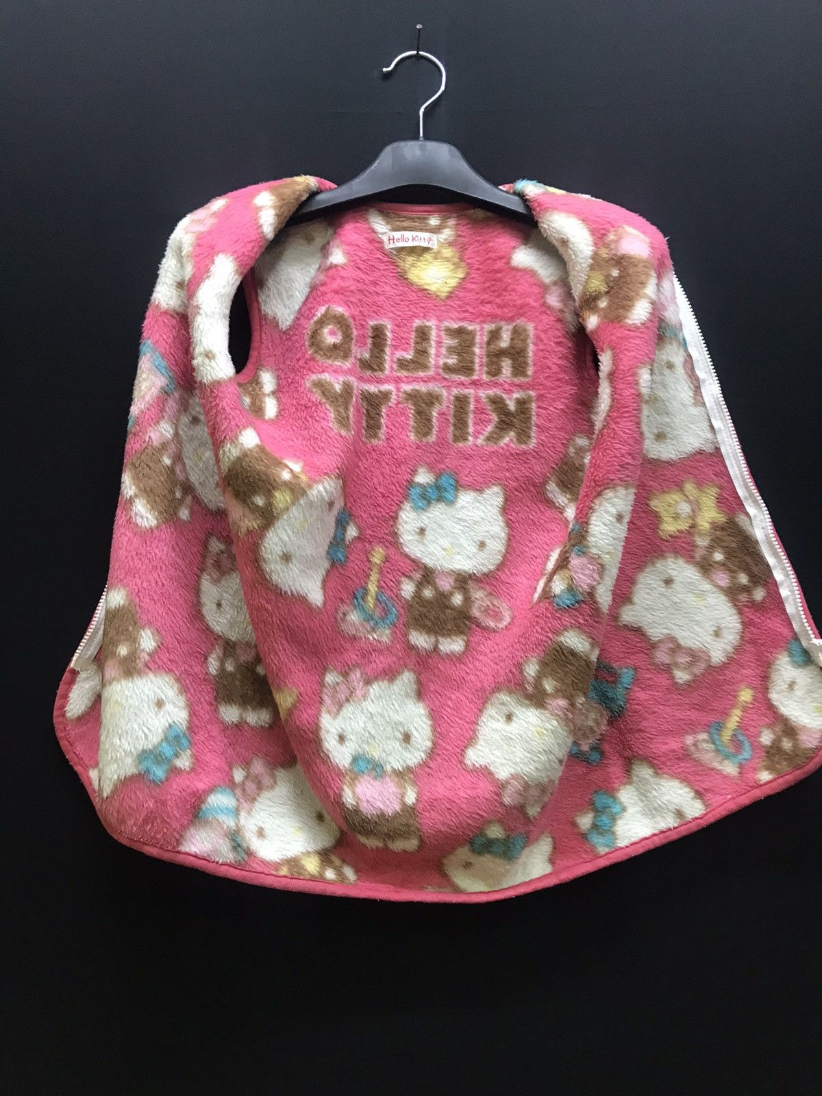 Cartoon Network Hello Kitty Fleece Vest – Cute & Cozy Streetwear Piece! Size US XS / EU 42 / 0 - 5 Thumbnail