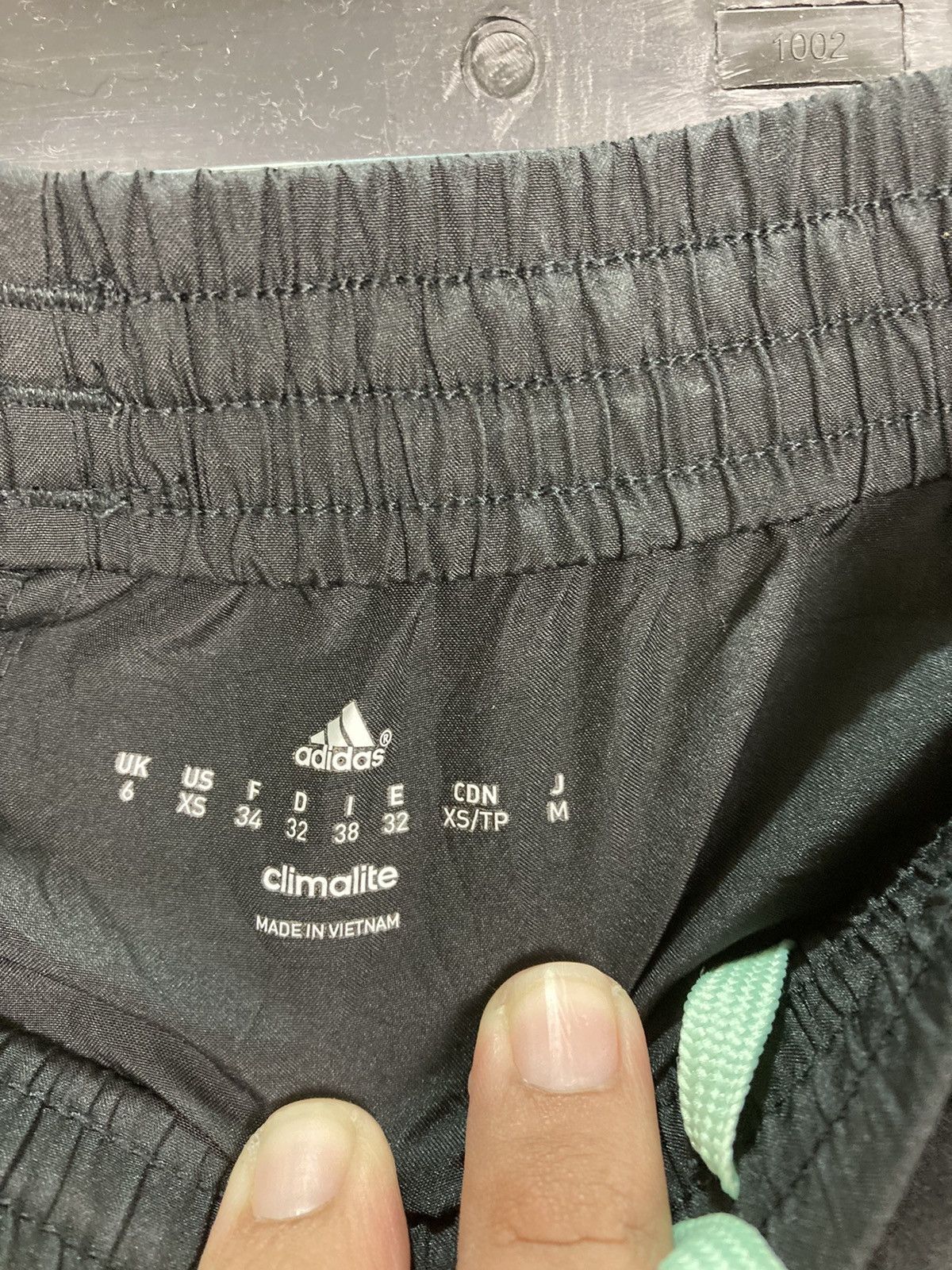 Adidas × Vintage Vintage Adidas Short Pants Size US 26 / EU 42 - 5 Thumbnail