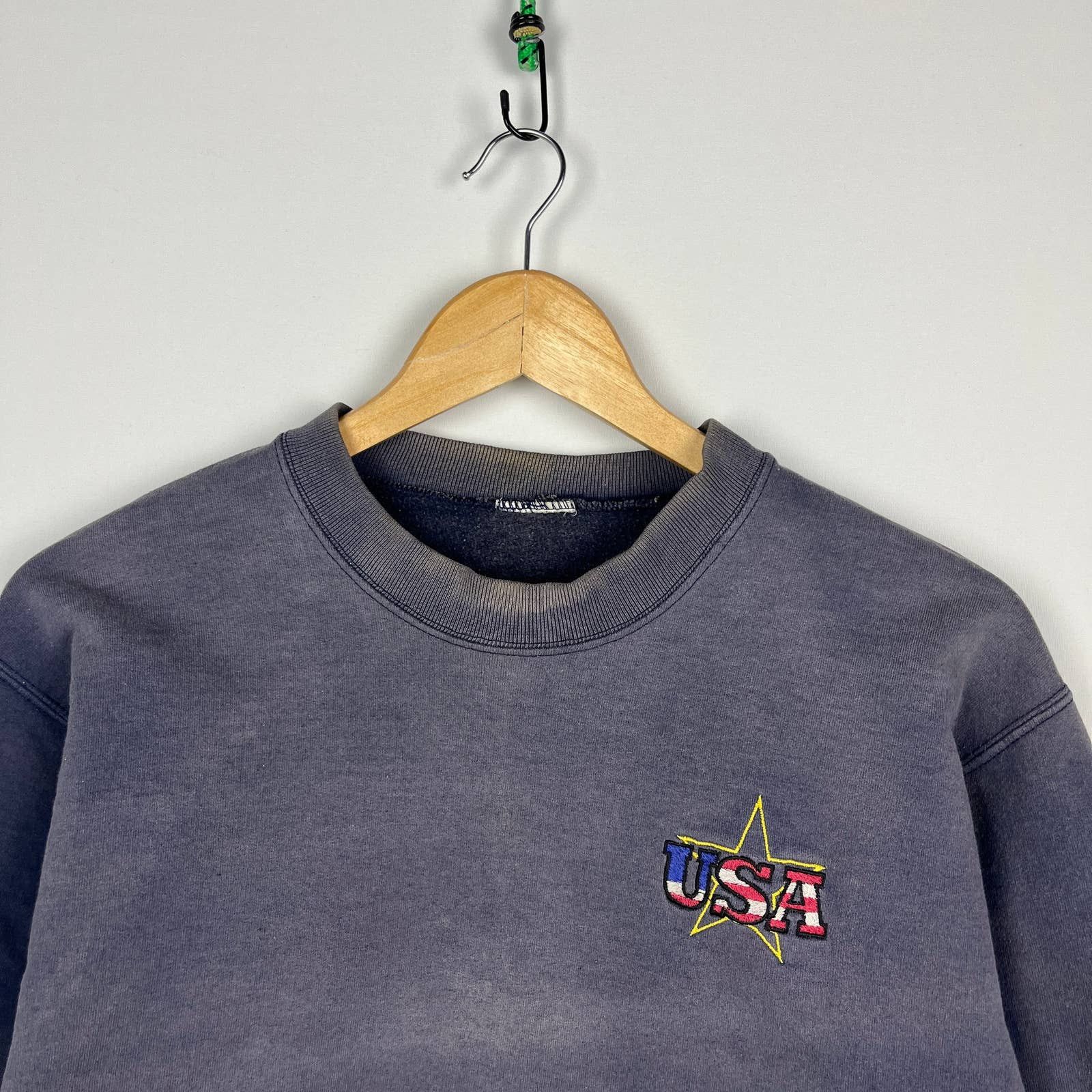 Vintage Vintage 90s USA Sun Faded Sweatshirt Medium Size US M / EU 48-50 / 2 - 2 Thumbnail