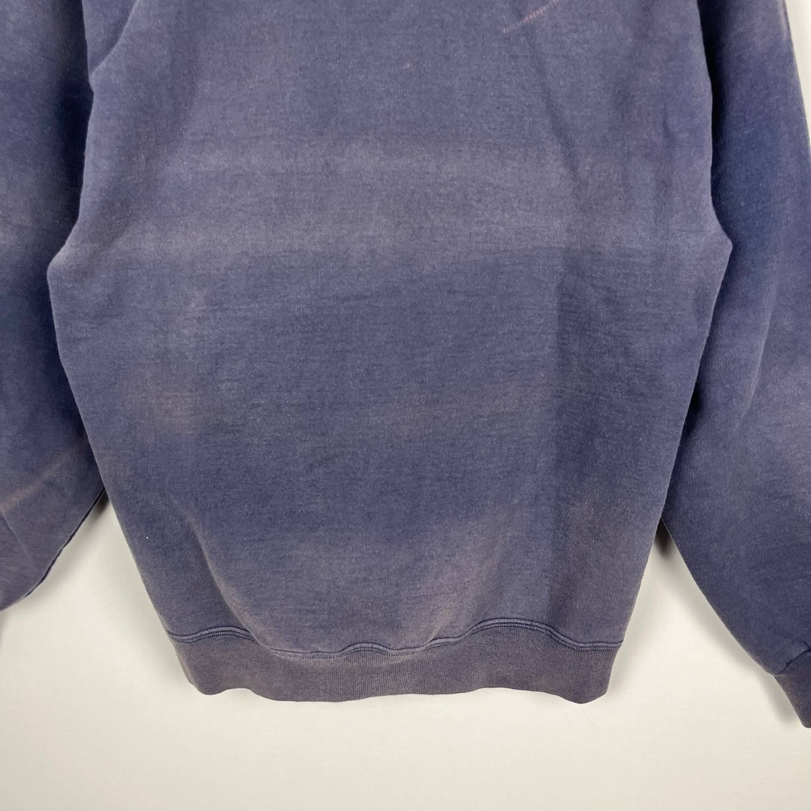 Vintage Vintage 90s USA Sun Faded Sweatshirt Medium Size US M / EU 48-50 / 2 - 9 Thumbnail