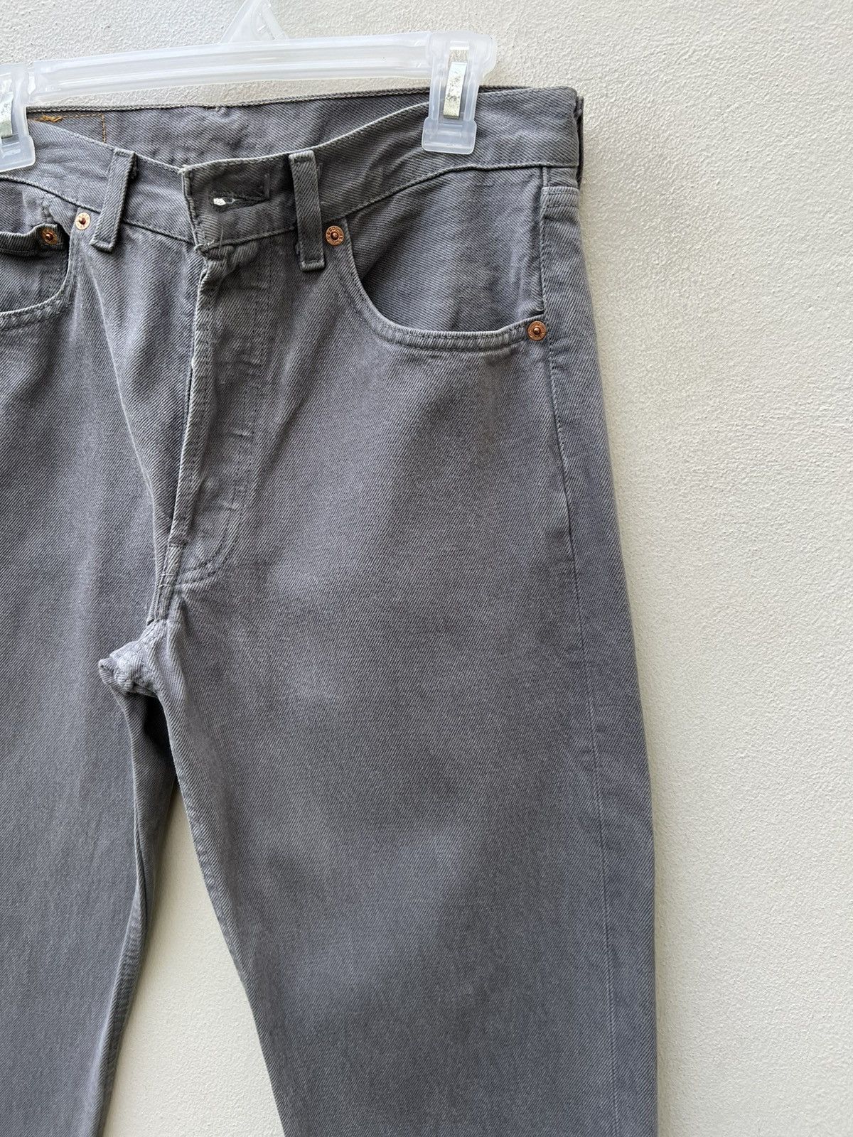 Levi's Vintage 1999 Levi’s 501 Sun Fade Grey Denim Regular Jeans Size US 31 - 11 Thumbnail