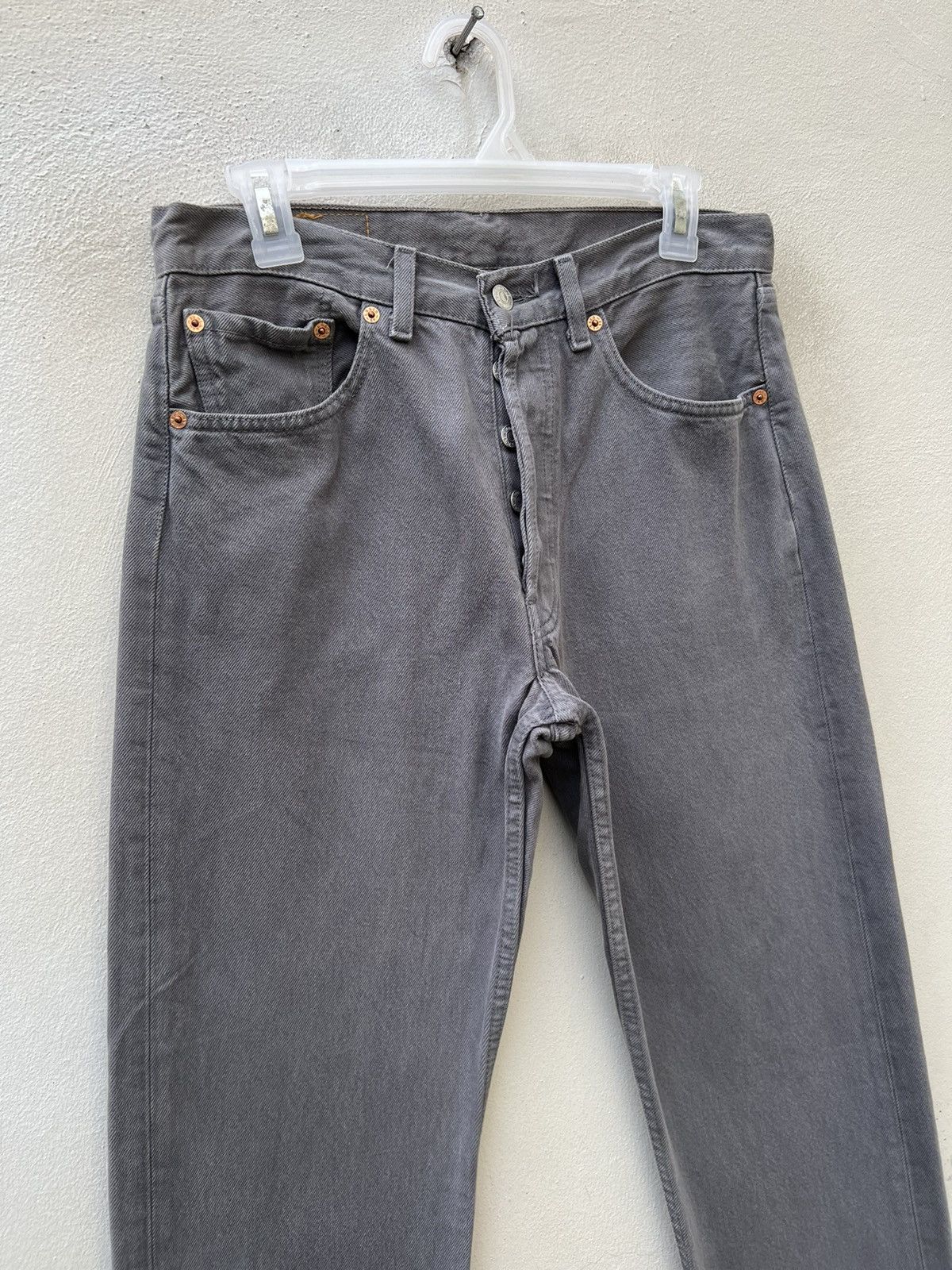 Levi's Vintage 1999 Levi’s 501 Sun Fade Grey Denim Regular Jeans Size US 31 - 7 Thumbnail