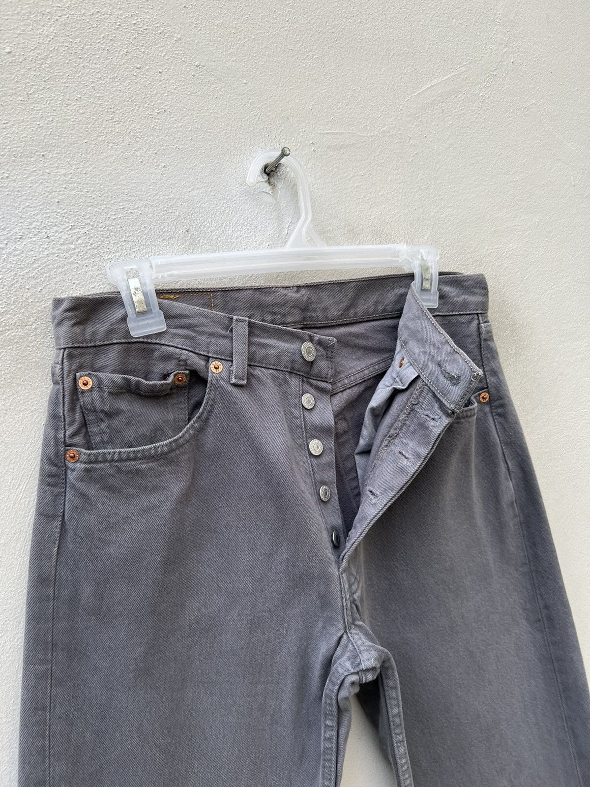 Levi's Vintage 1999 Levi’s 501 Sun Fade Grey Denim Regular Jeans Size US 31 - 8 Thumbnail