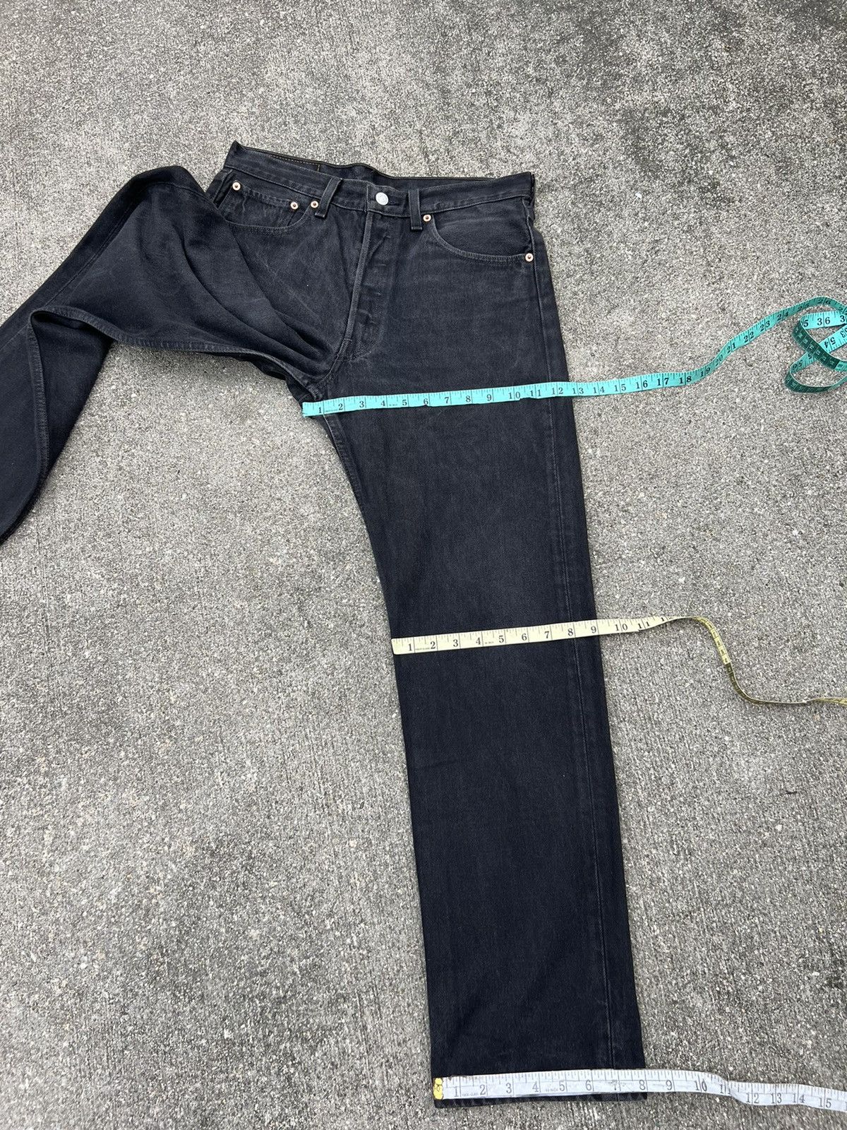 Levi's Vintage 1995 Levi’s 501 Fade Black Denim Jeans Size US 32 / EU 48 - 3 Thumbnail