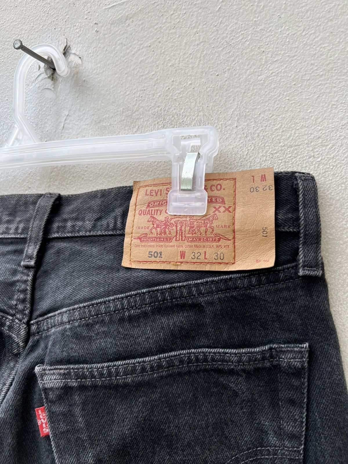 Levi's Vintage 1995 Levi’s 501 Fade Black Denim Jeans Size US 32 / EU 48 - 18 Thumbnail