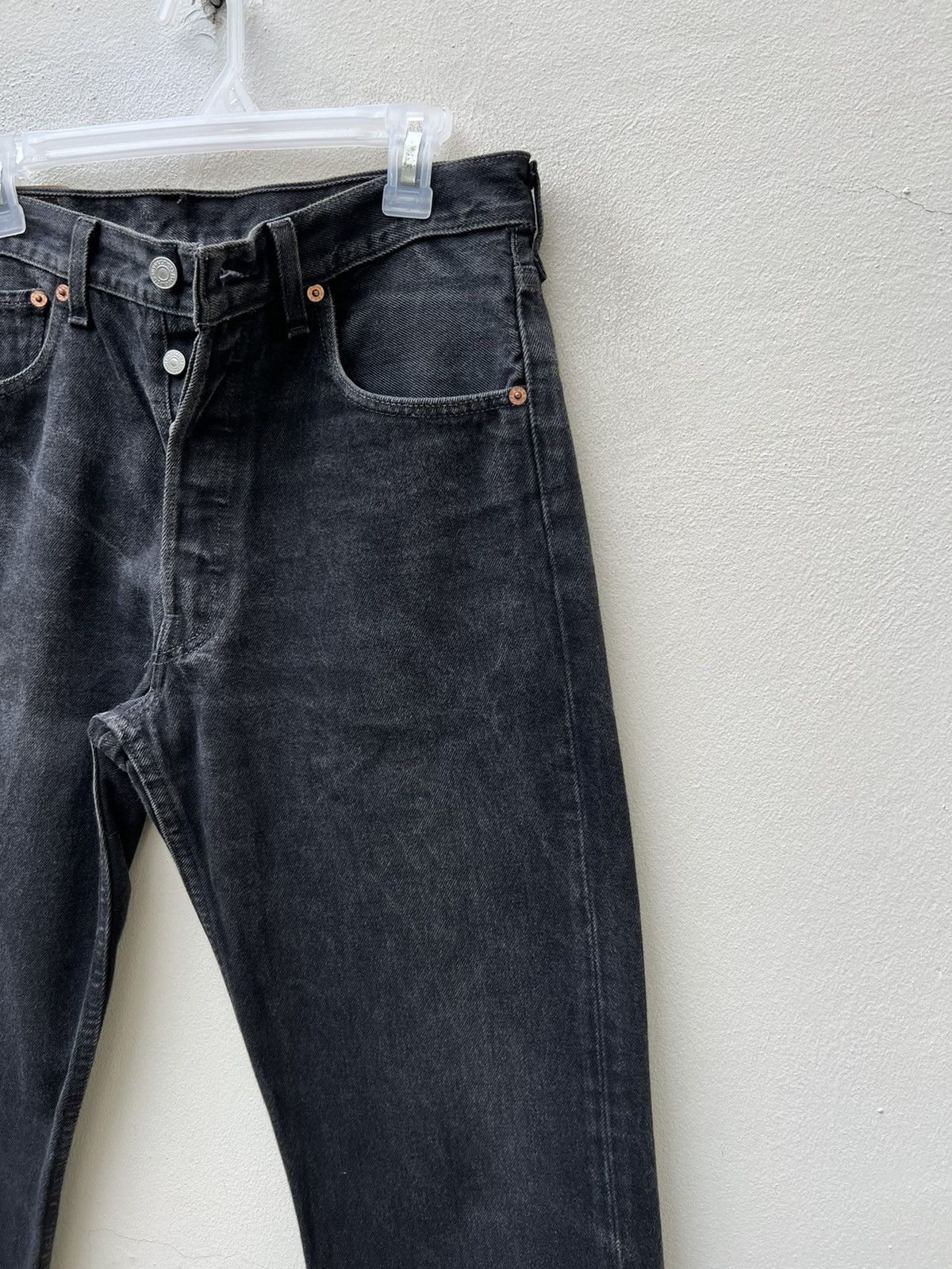 Levi's Vintage 1995 Levi’s 501 Fade Black Denim Jeans Size US 32 / EU 48 - 10 Thumbnail