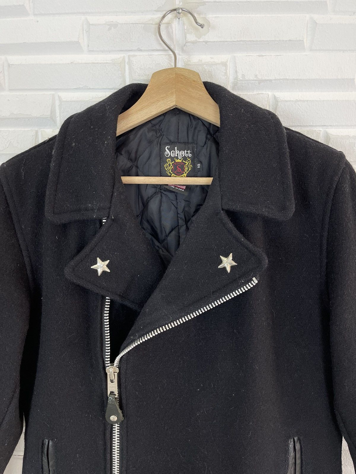 Schott VINTAGE BLACK/YELLOW SCHOTT CREST LABEL Size US M / EU 48-50 / 2 - 3 Thumbnail