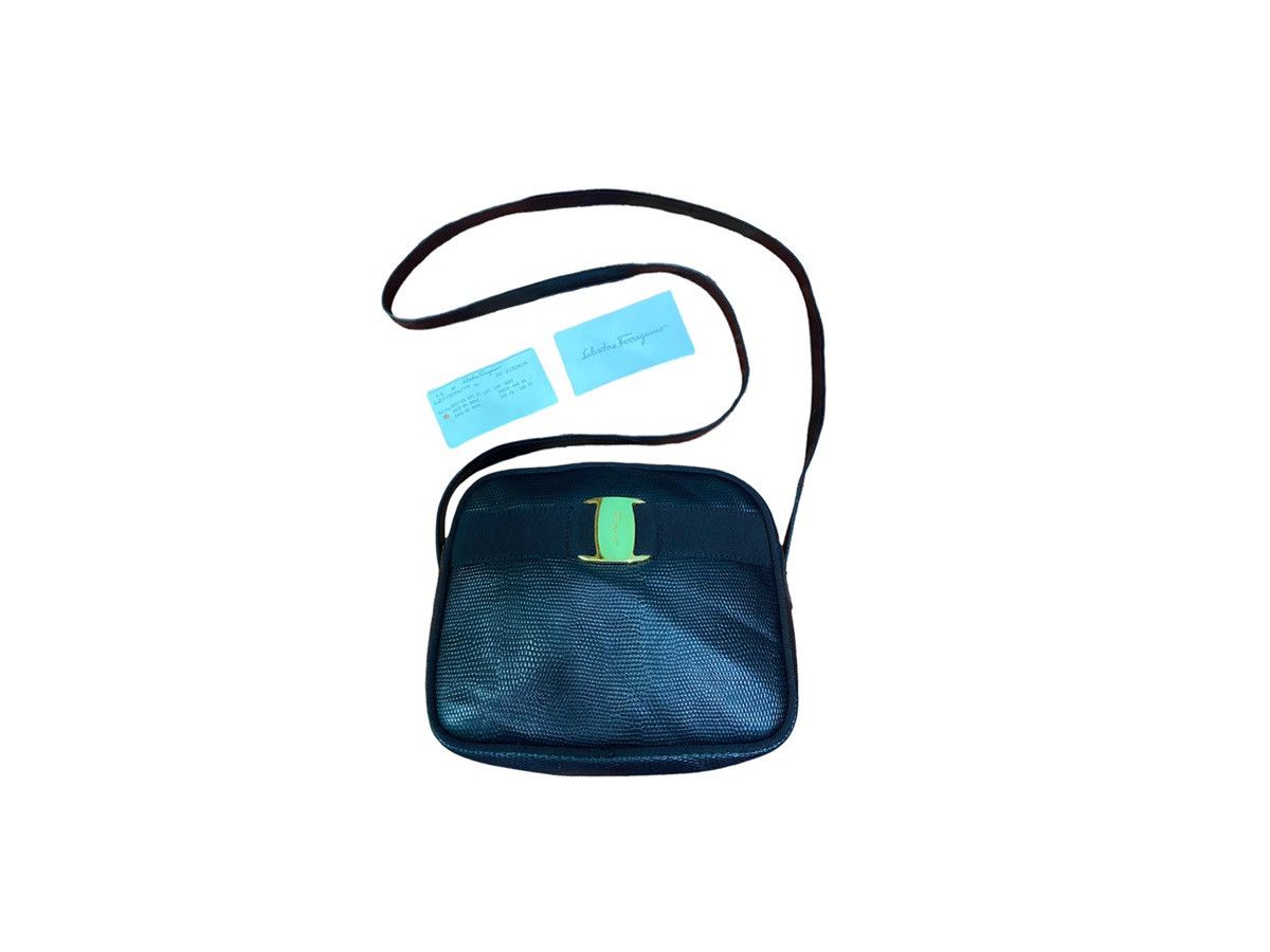 Salvatore Ferragamo AUTHENTIC SALVATORE FERRAGAMO EMBOSSED LEATHER CROSSBODY Size ONE SIZE - 1 Thumbnail