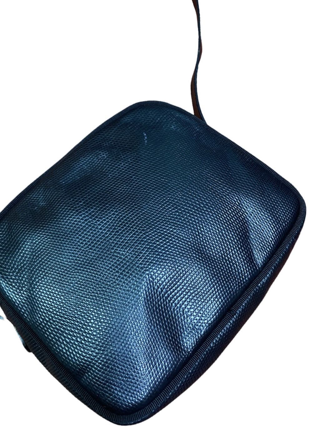 Salvatore Ferragamo AUTHENTIC SALVATORE FERRAGAMO EMBOSSED LEATHER CROSSBODY Size ONE SIZE - 3 Thumbnail