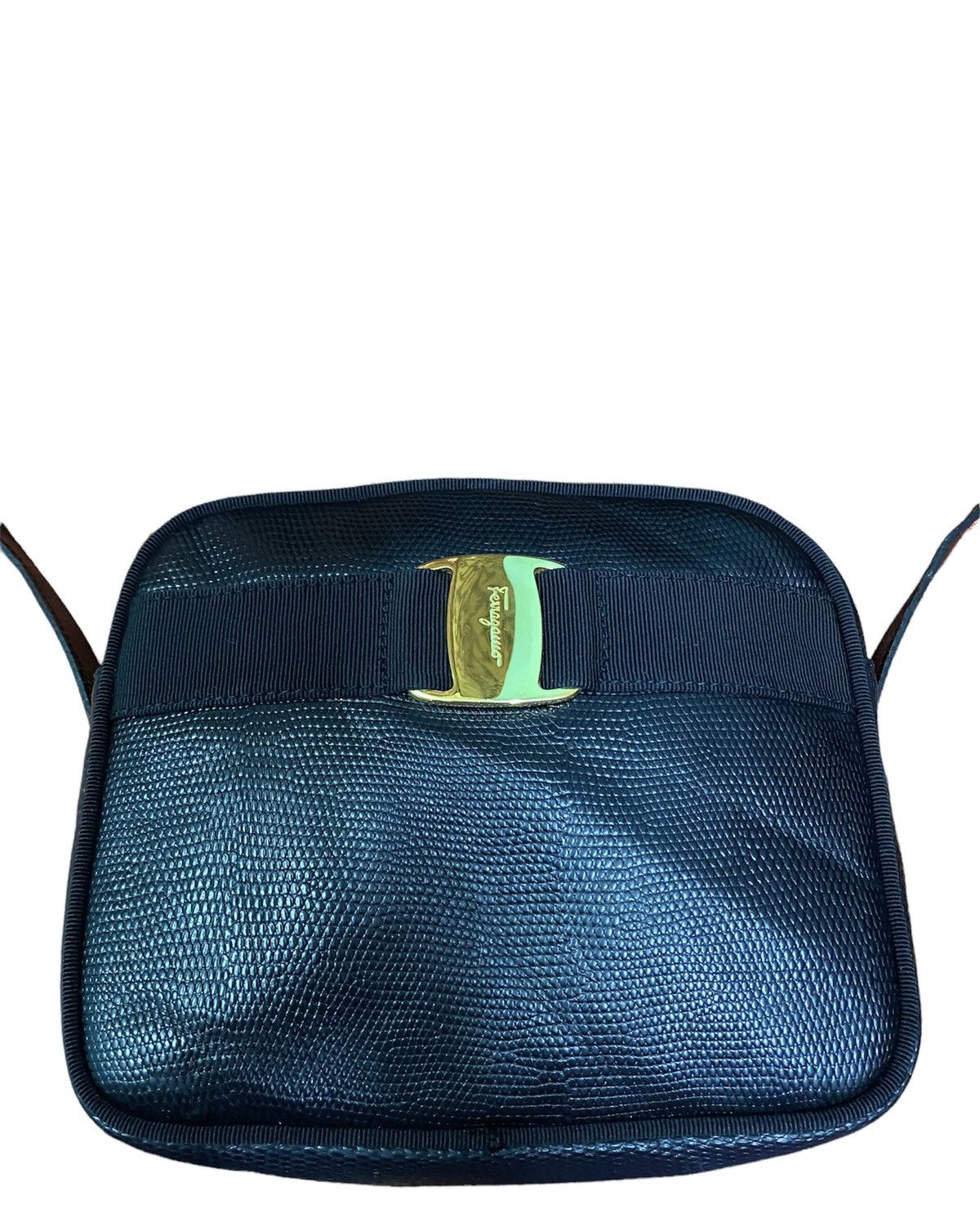 Salvatore Ferragamo AUTHENTIC SALVATORE FERRAGAMO EMBOSSED LEATHER CROSSBODY Size ONE SIZE - 4 Thumbnail