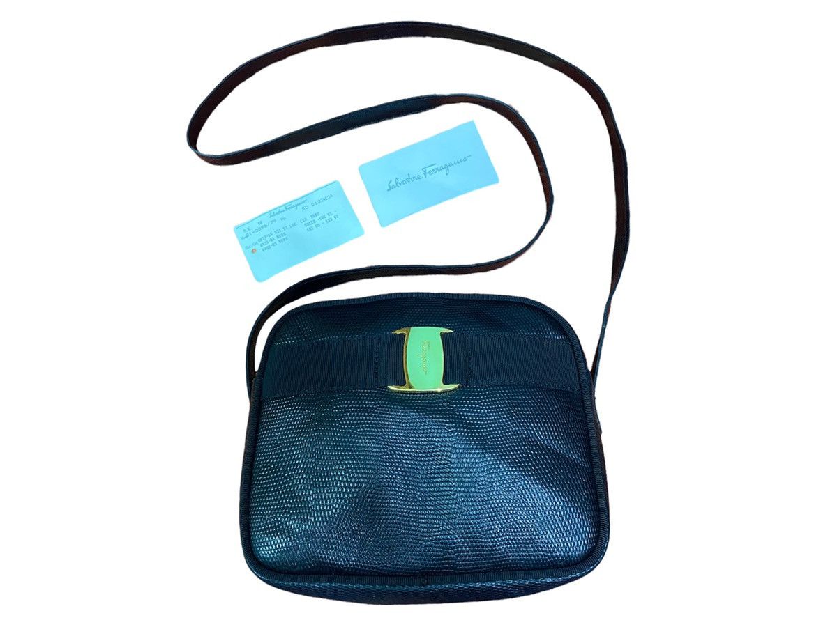 Salvatore Ferragamo AUTHENTIC SALVATORE FERRAGAMO EMBOSSED LEATHER CROSSBODY Size ONE SIZE - 2 Thumbnail