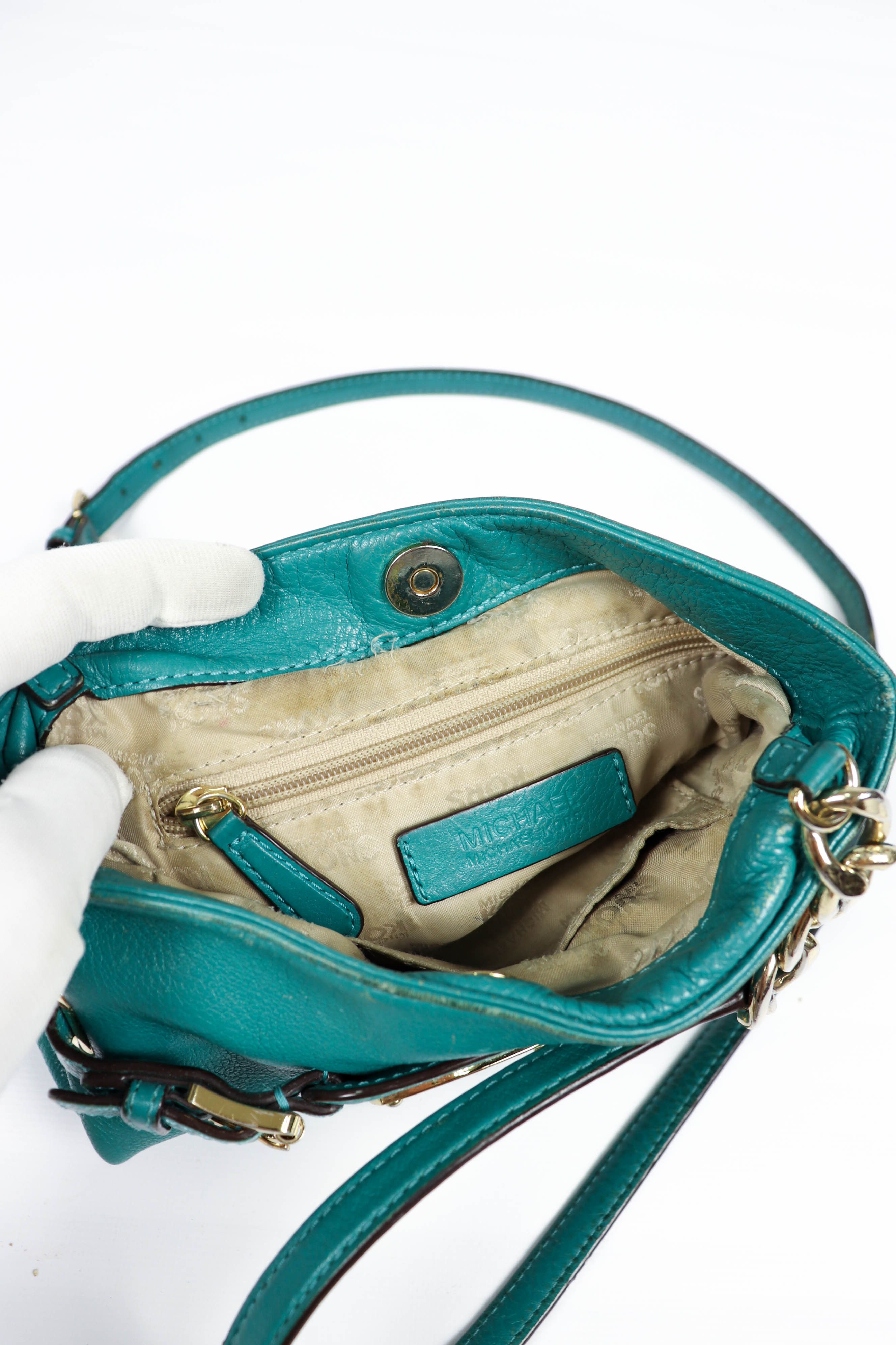 Michael Kors Michael Kors E-1406 Distressed Leather Crossbody Bag Size ONE SIZE - 17 Thumbnail