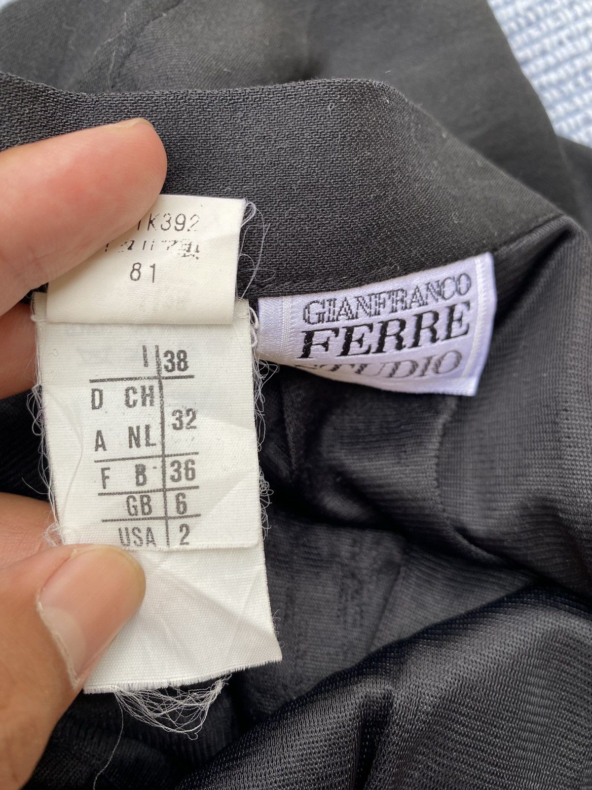 Gianfranco Ferre black skirt Size 25" / US 0 / IT 36 - 8 Thumbnail