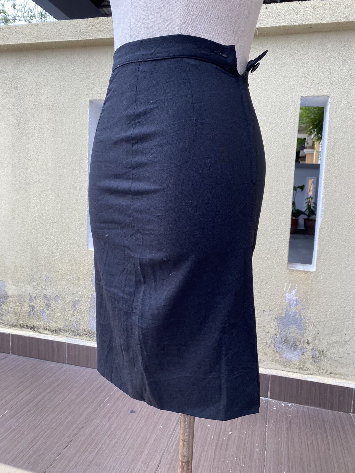 Gianfranco Ferre black skirt Size 25" / US 0 / IT 36 - 2 Thumbnail