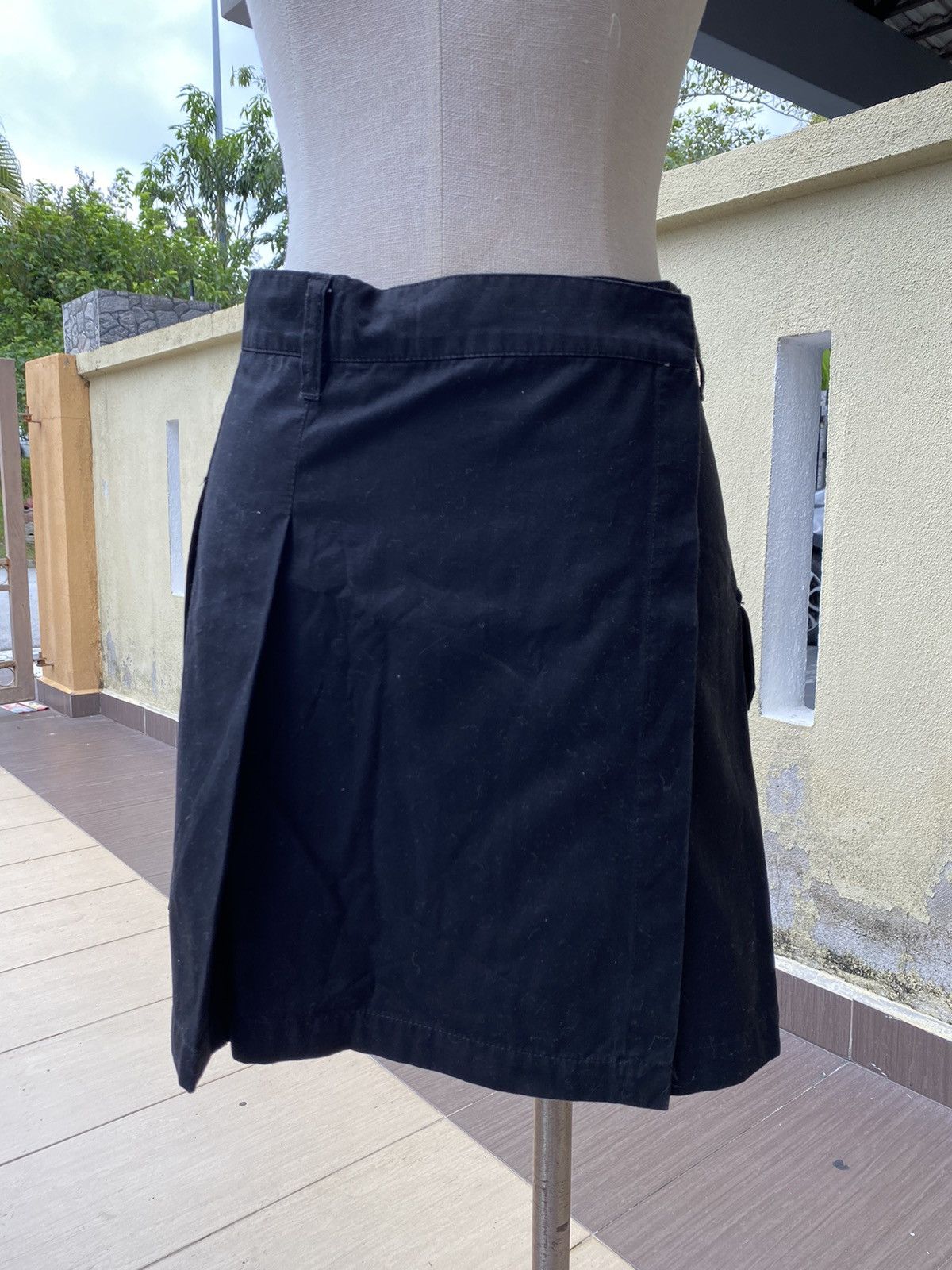 Other black mini skirt Size 33" - 2 Thumbnail