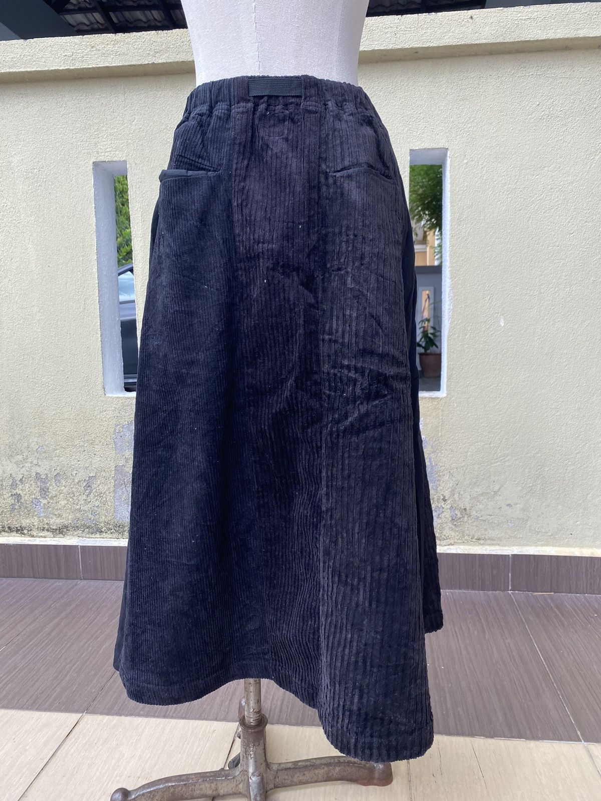 go slow caravan black mix corduroy skirt Size 28" / US 6 / IT 42 - 5 Thumbnail