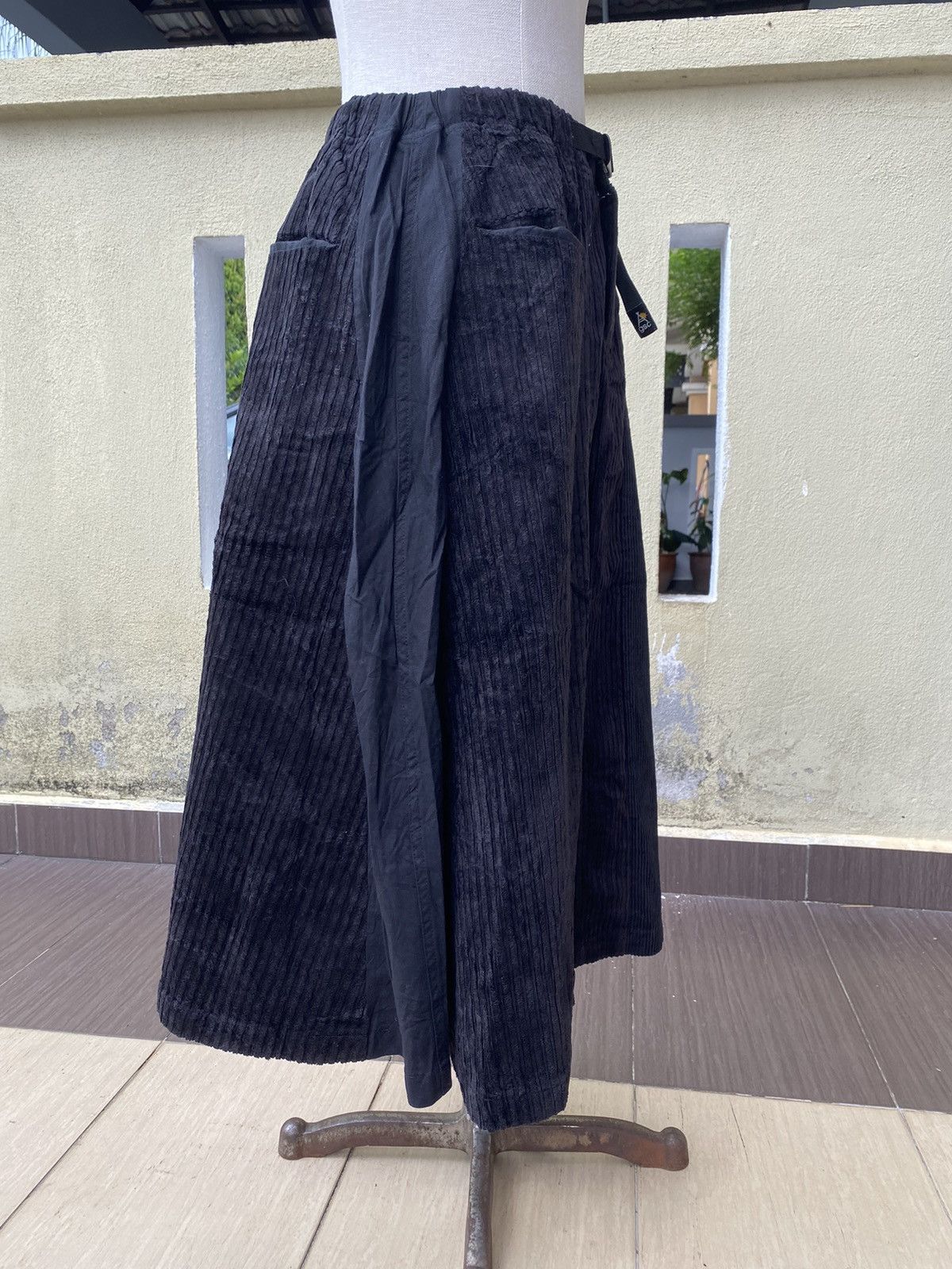 go slow caravan black mix corduroy skirt Size 28" / US 6 / IT 42 - 7 Thumbnail