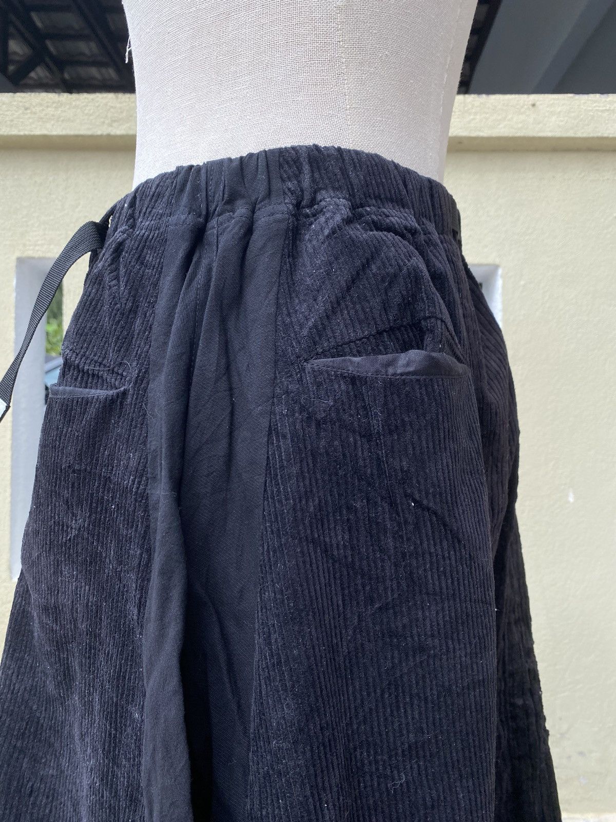 go slow caravan black mix corduroy skirt Size 28" / US 6 / IT 42 - 4 Thumbnail