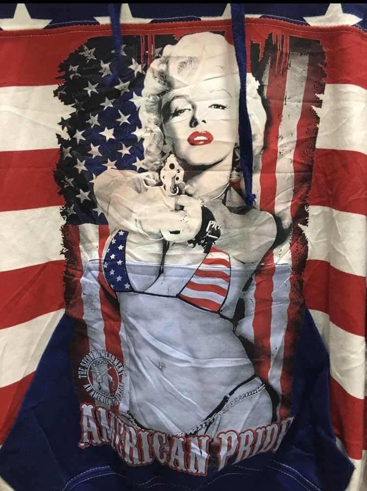 Other 🔥STEALS🔥Marliyn Monroe Big Photo with American Flag Size US M / EU 48-50 / 2 - 2 Thumbnail