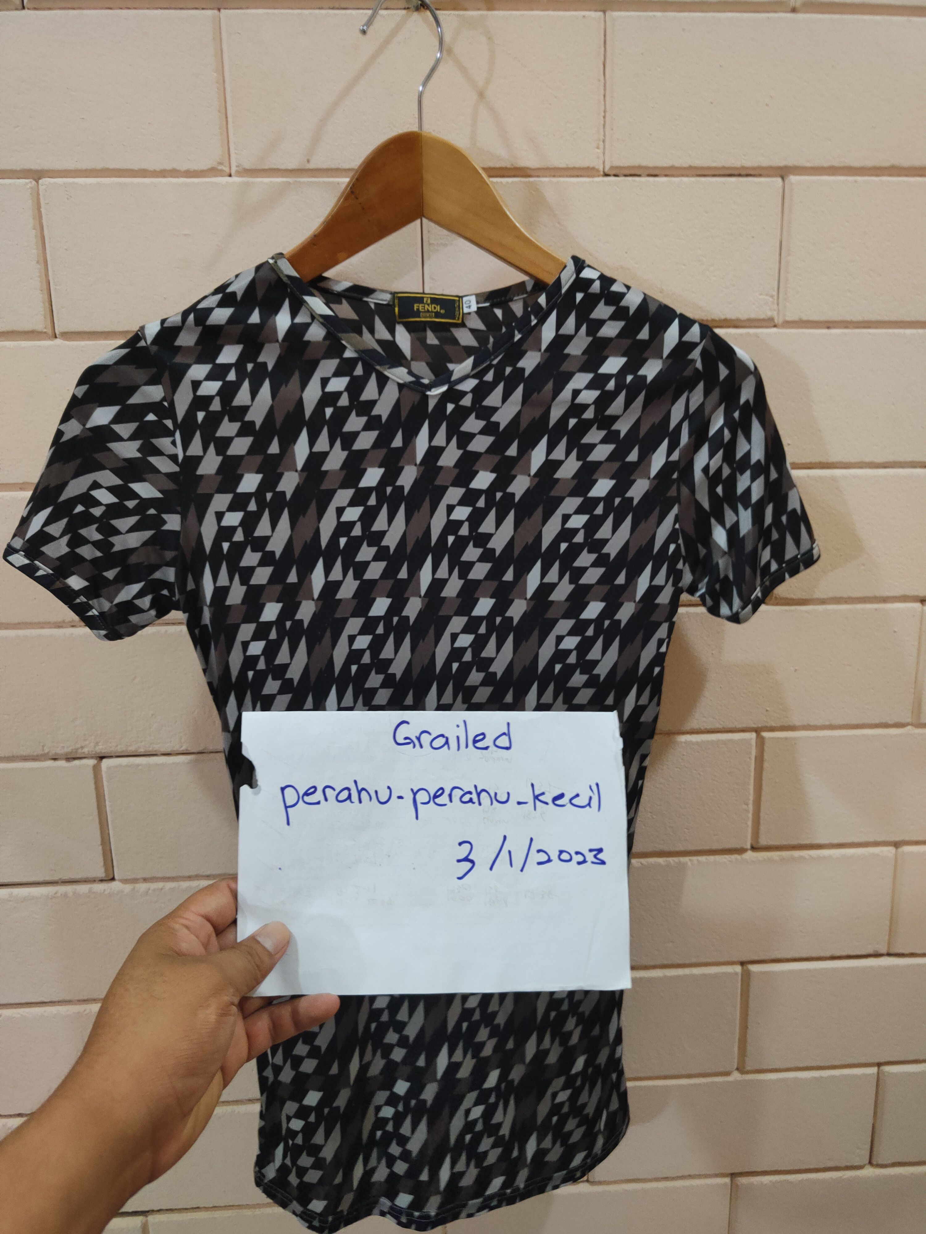 Fendi Fendi Monogram Stretchable T Shirt Size S / US 4 / IT 40 - 5 Thumbnail