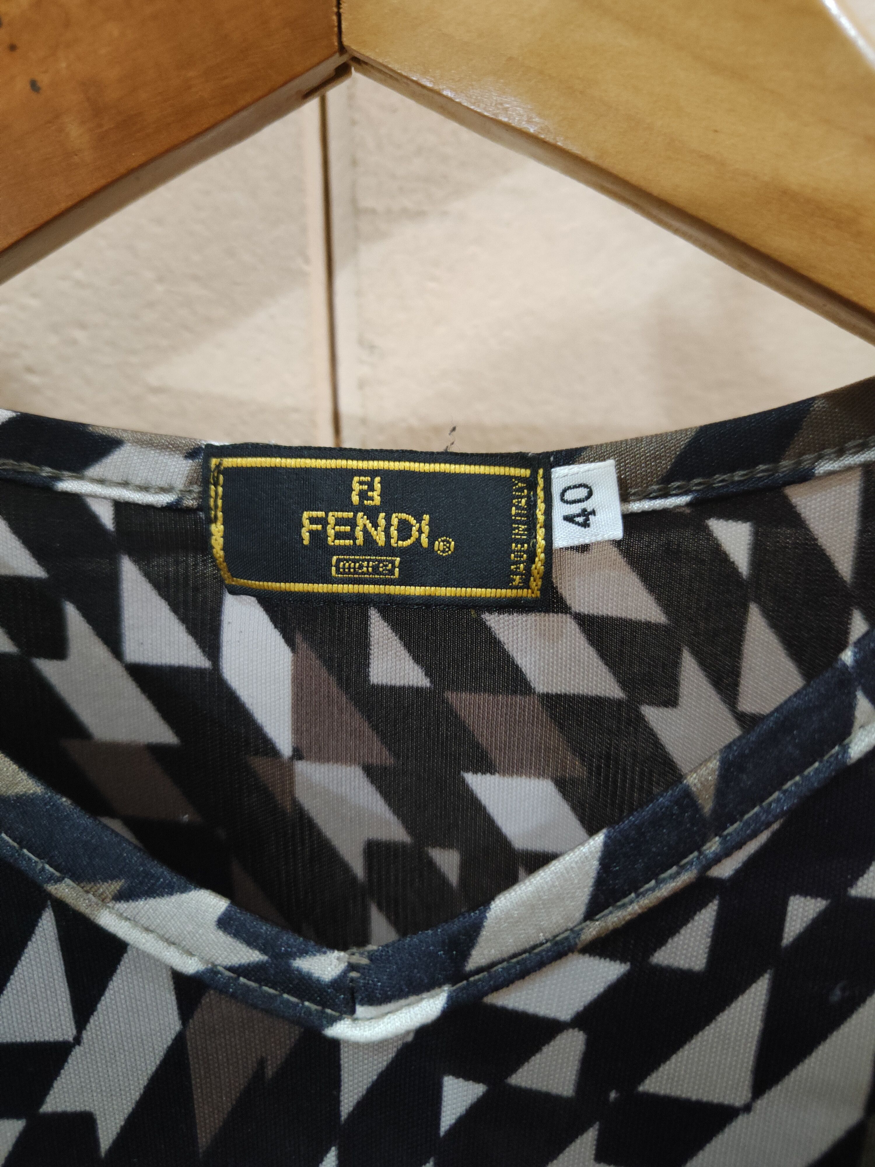 Fendi Fendi Monogram Stretchable T Shirt Size S / US 4 / IT 40 - 4 Thumbnail