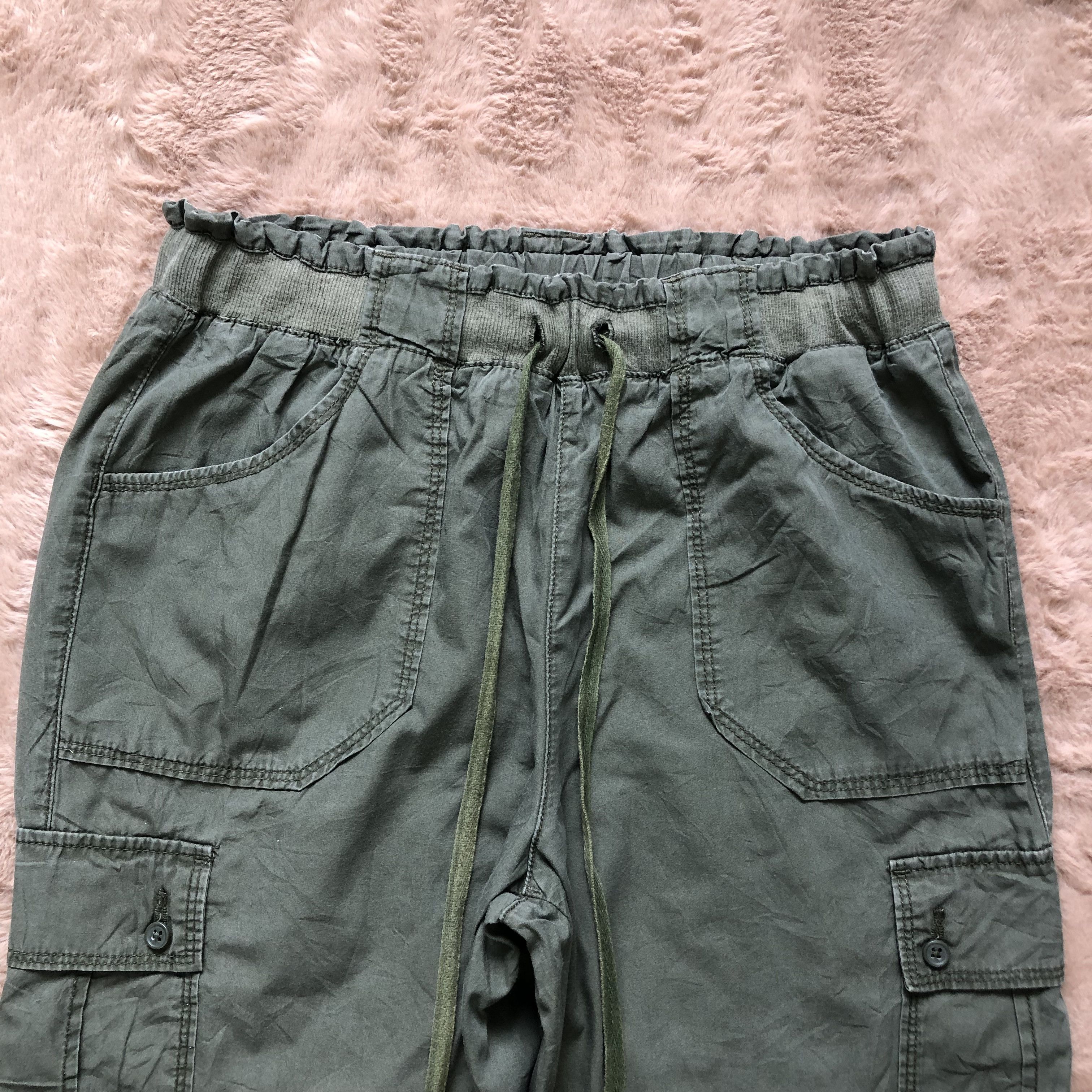 Japanese Brand Uniqlo Drawstring Olive Green Quarter Cargo Pant #5723-204 Size US 30 / EU 46 - 2 Thumbnail
