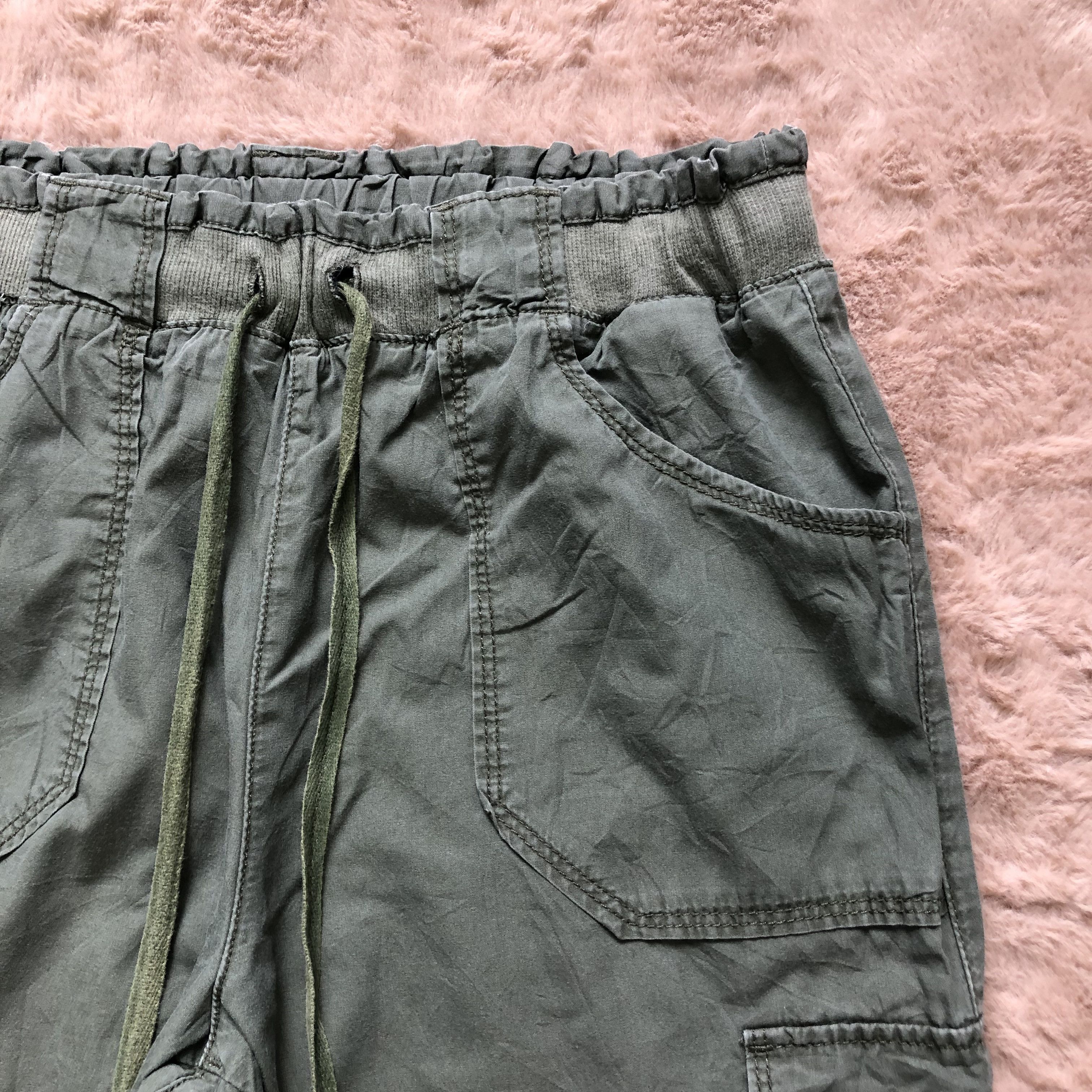 Japanese Brand Uniqlo Drawstring Olive Green Quarter Cargo Pant #5723-204 Size US 30 / EU 46 - 4 Thumbnail