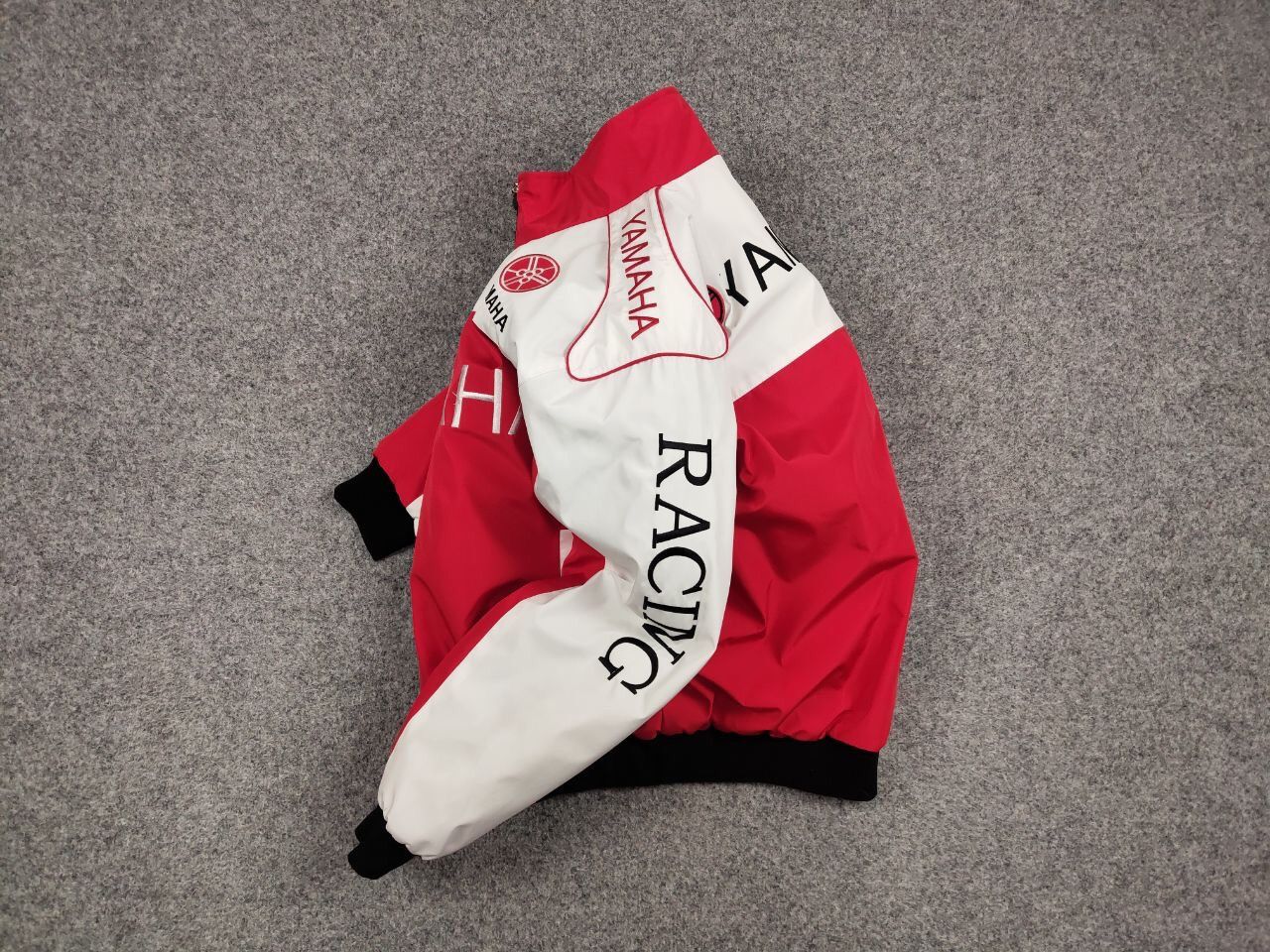 Yamaha Vintage 90's Yamaha Racing red logo padded Casual Jacket Size US L / EU 52-54 / 3 - 13 Thumbnail